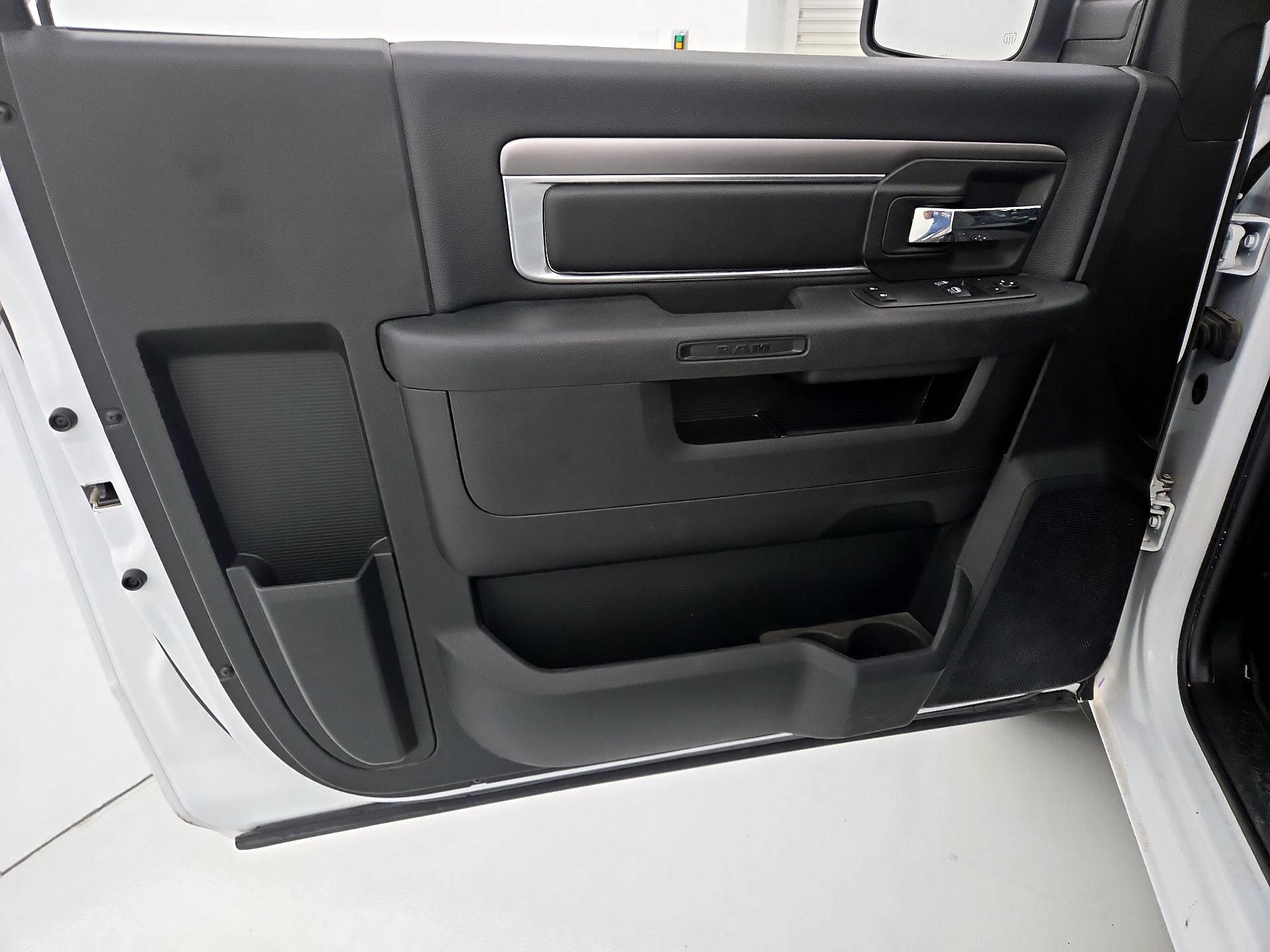 Thumbnail: 2021 RAM 1500 Classic - 12