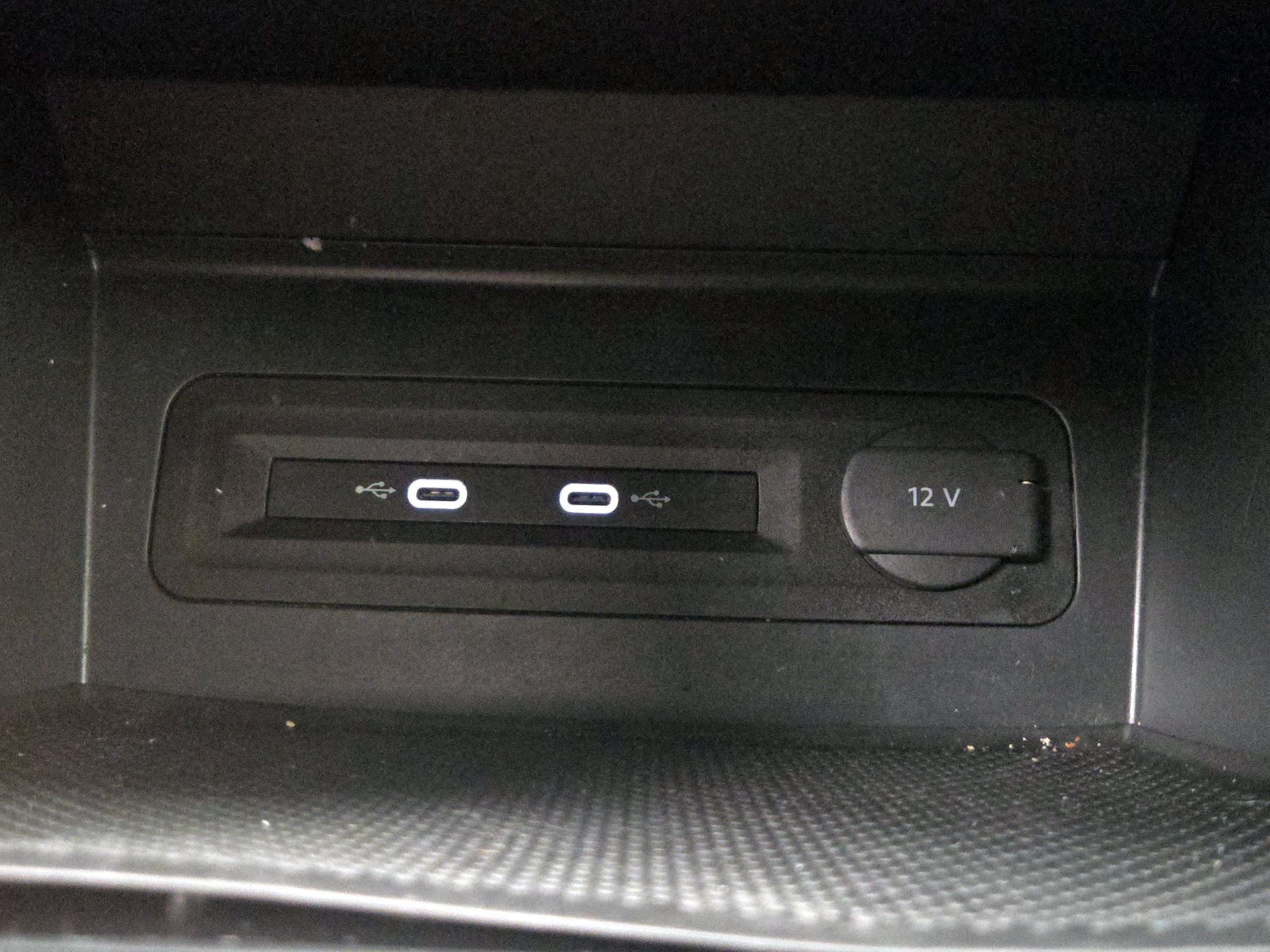 Thumbnail: 2021 Volkswagen Atlas - 18