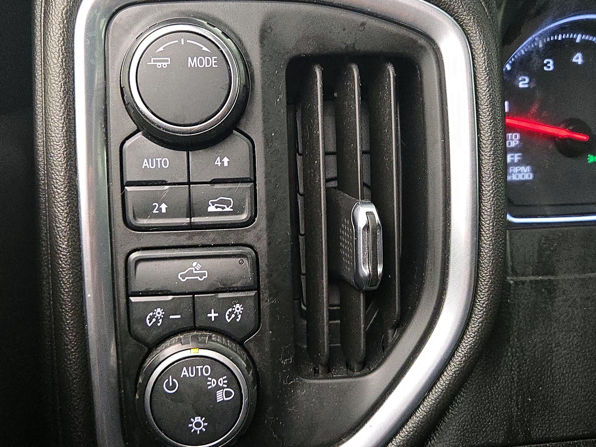 Thumbnail: 2020 Chevrolet Silverado 1500 - 13