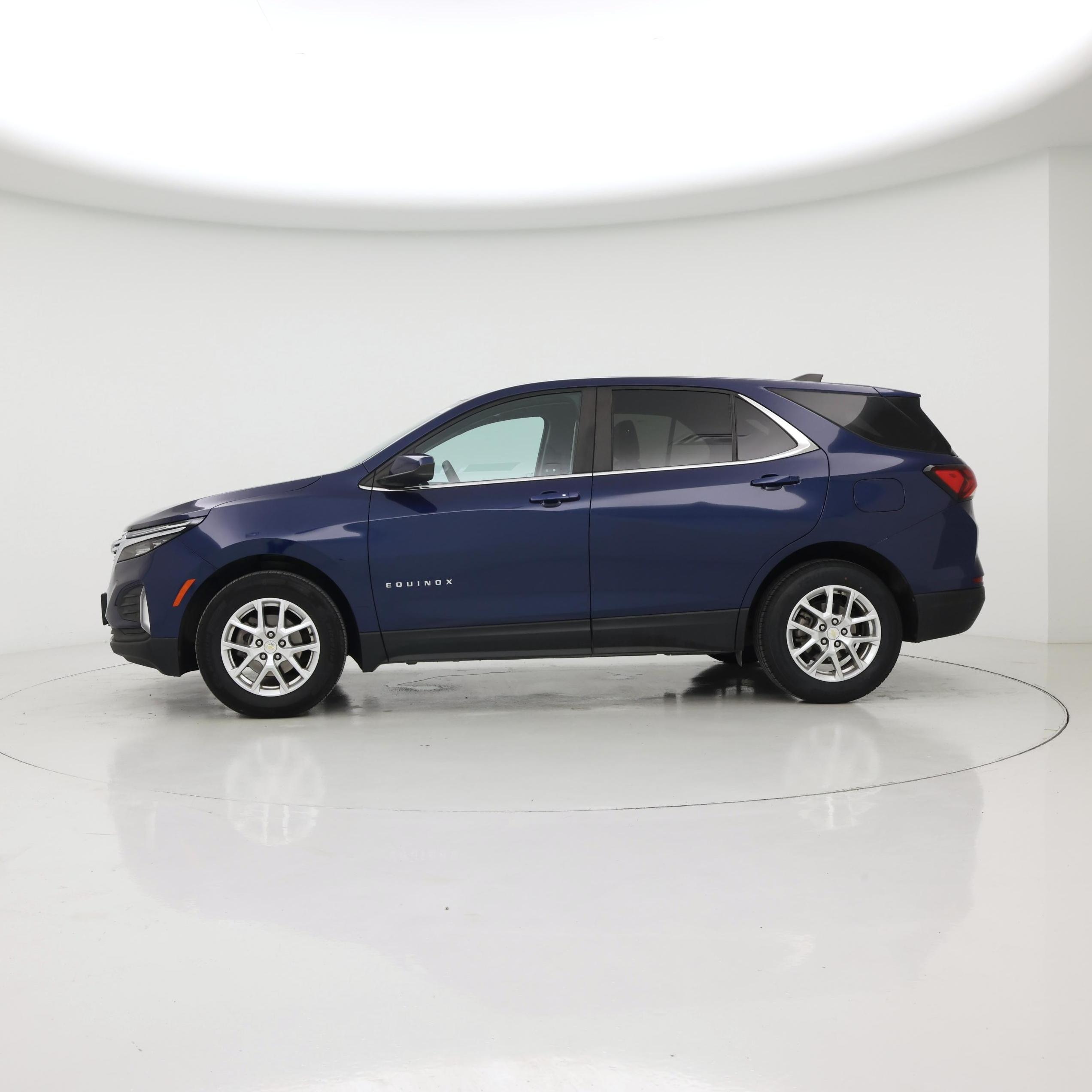 Thumbnail: 2022 Chevrolet Equinox - 3