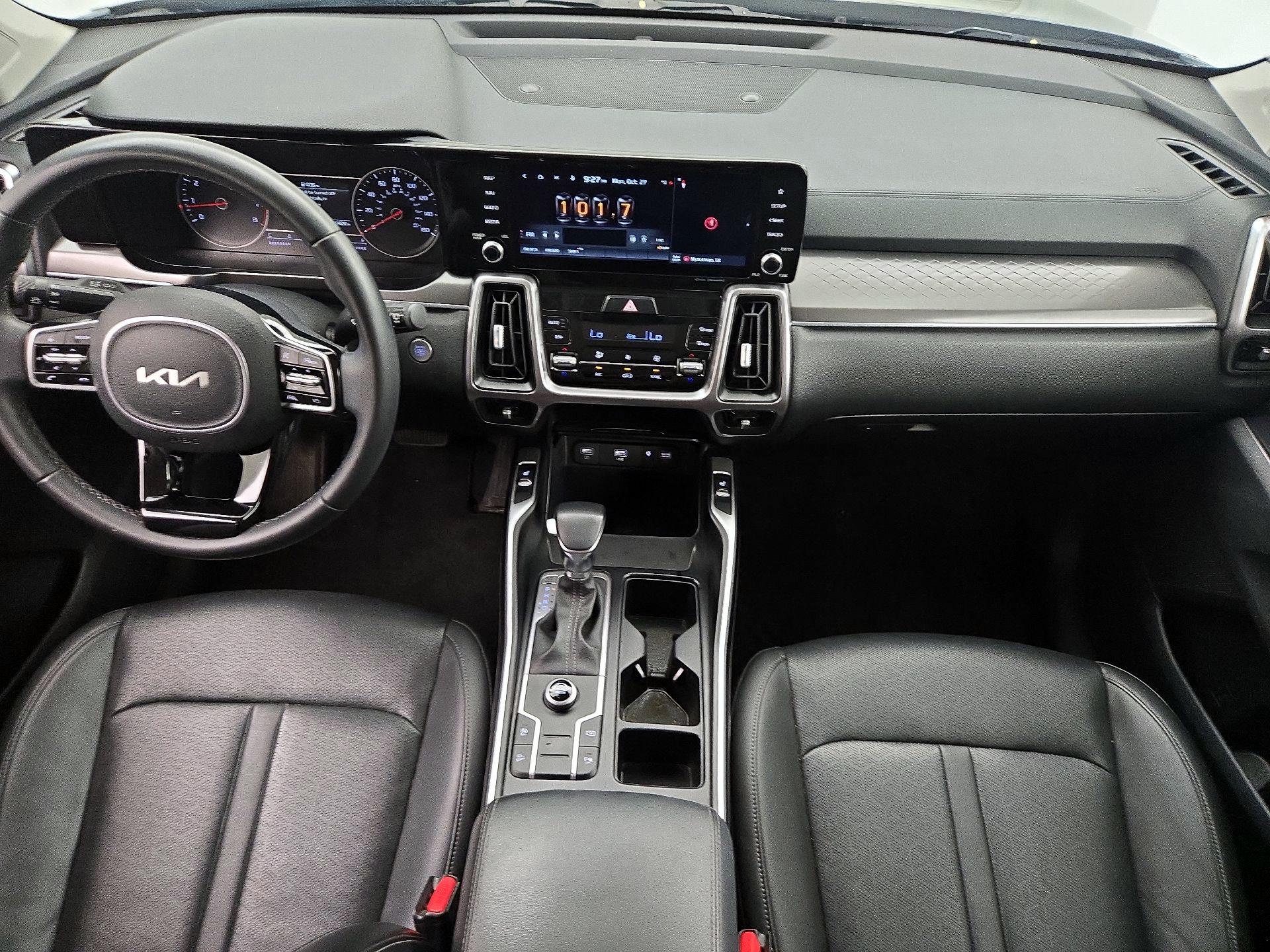 Thumbnail: 2023 Kia Sorento - 9