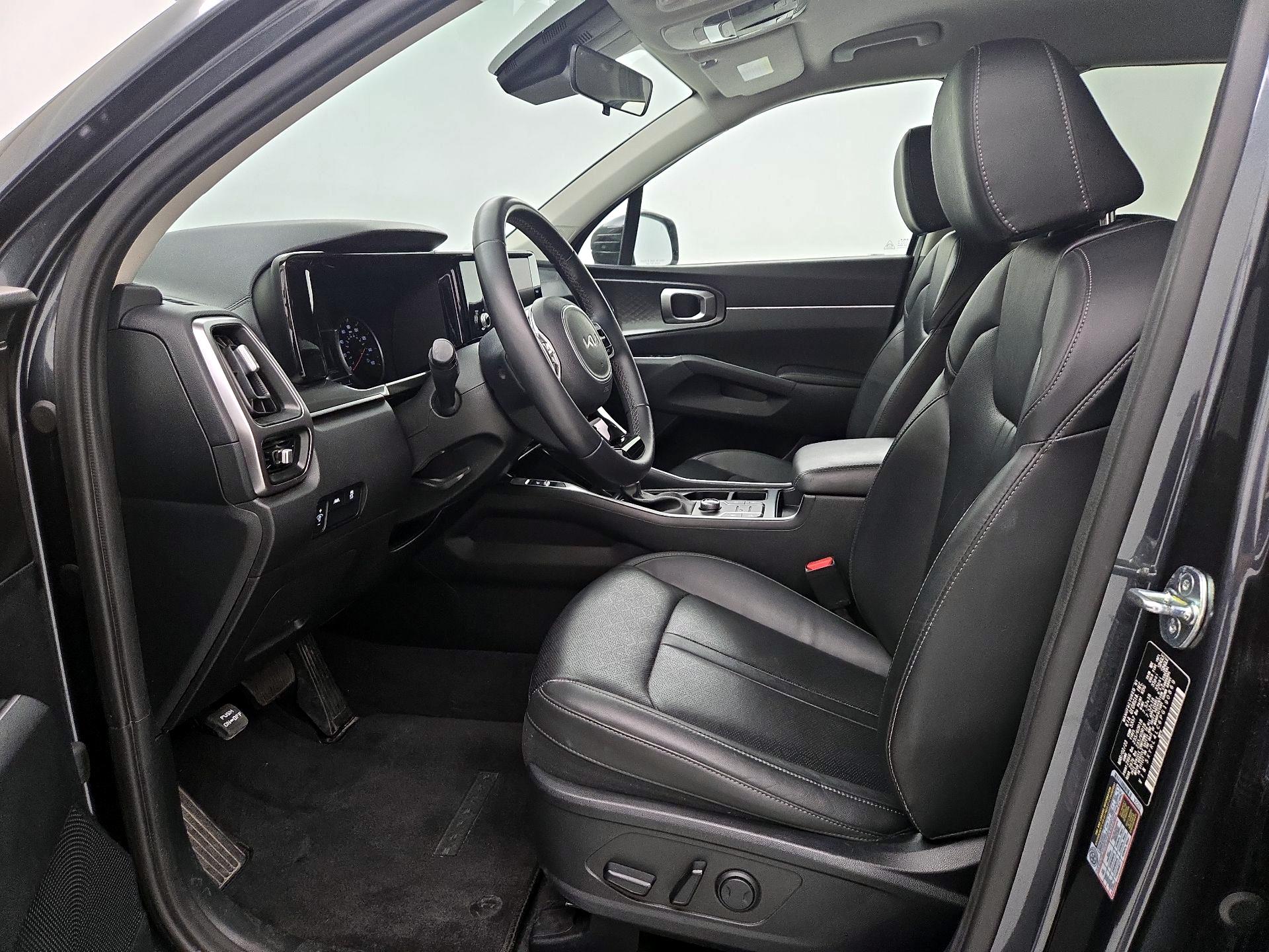 Thumbnail: 2023 Kia Sorento - 11