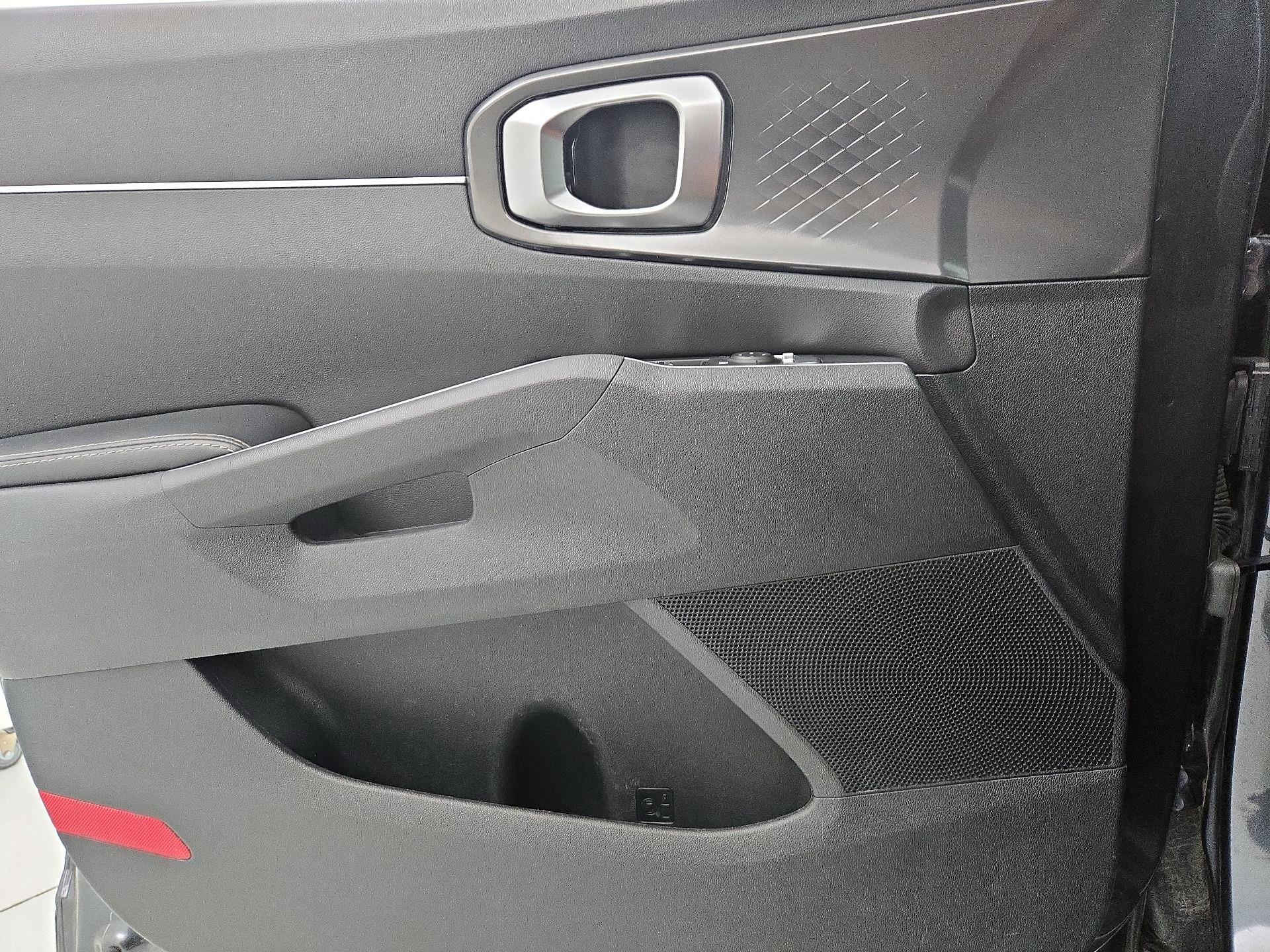 Thumbnail: 2023 Kia Sorento - 12