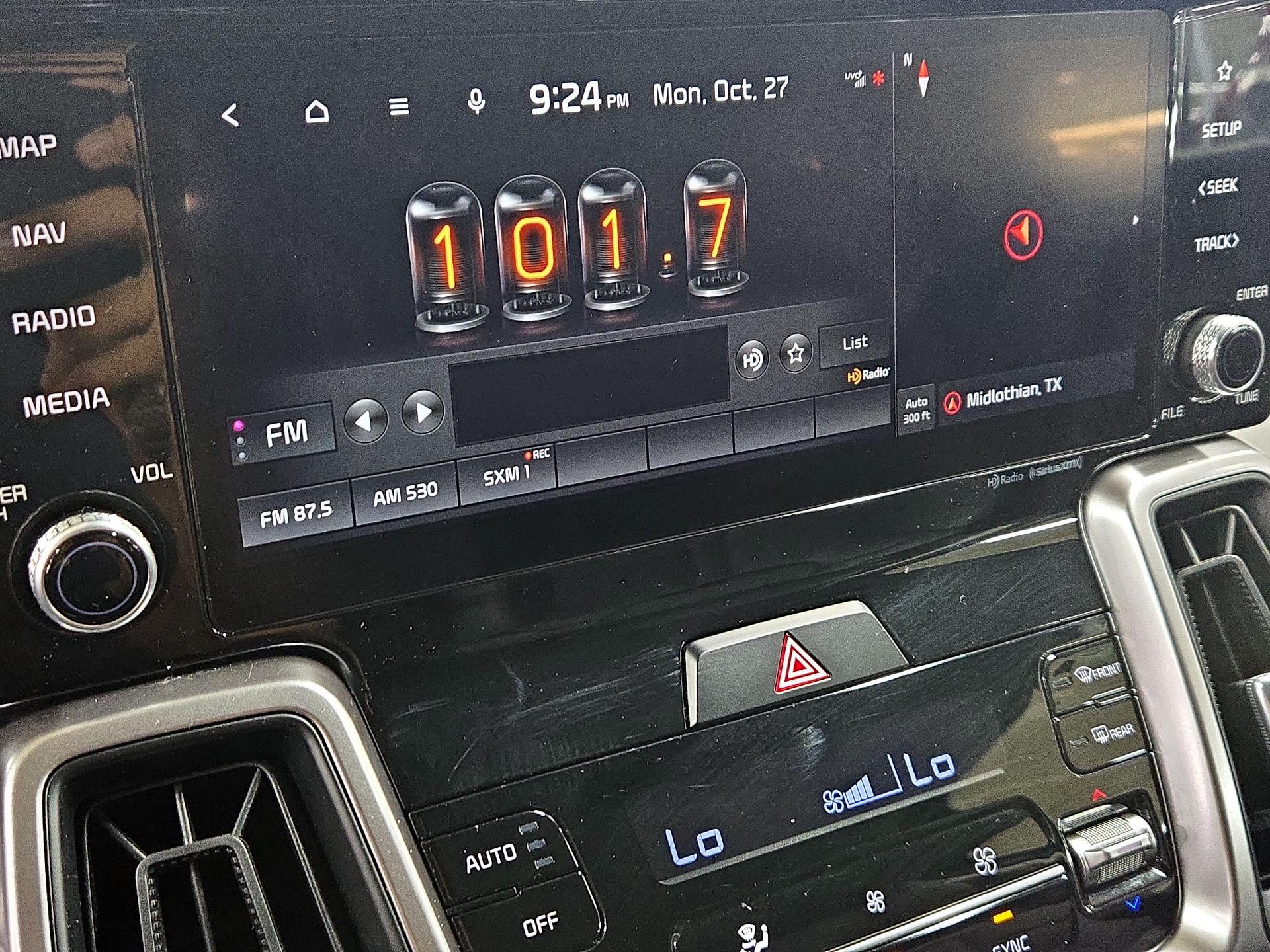 Thumbnail: 2023 Kia Sorento - 16