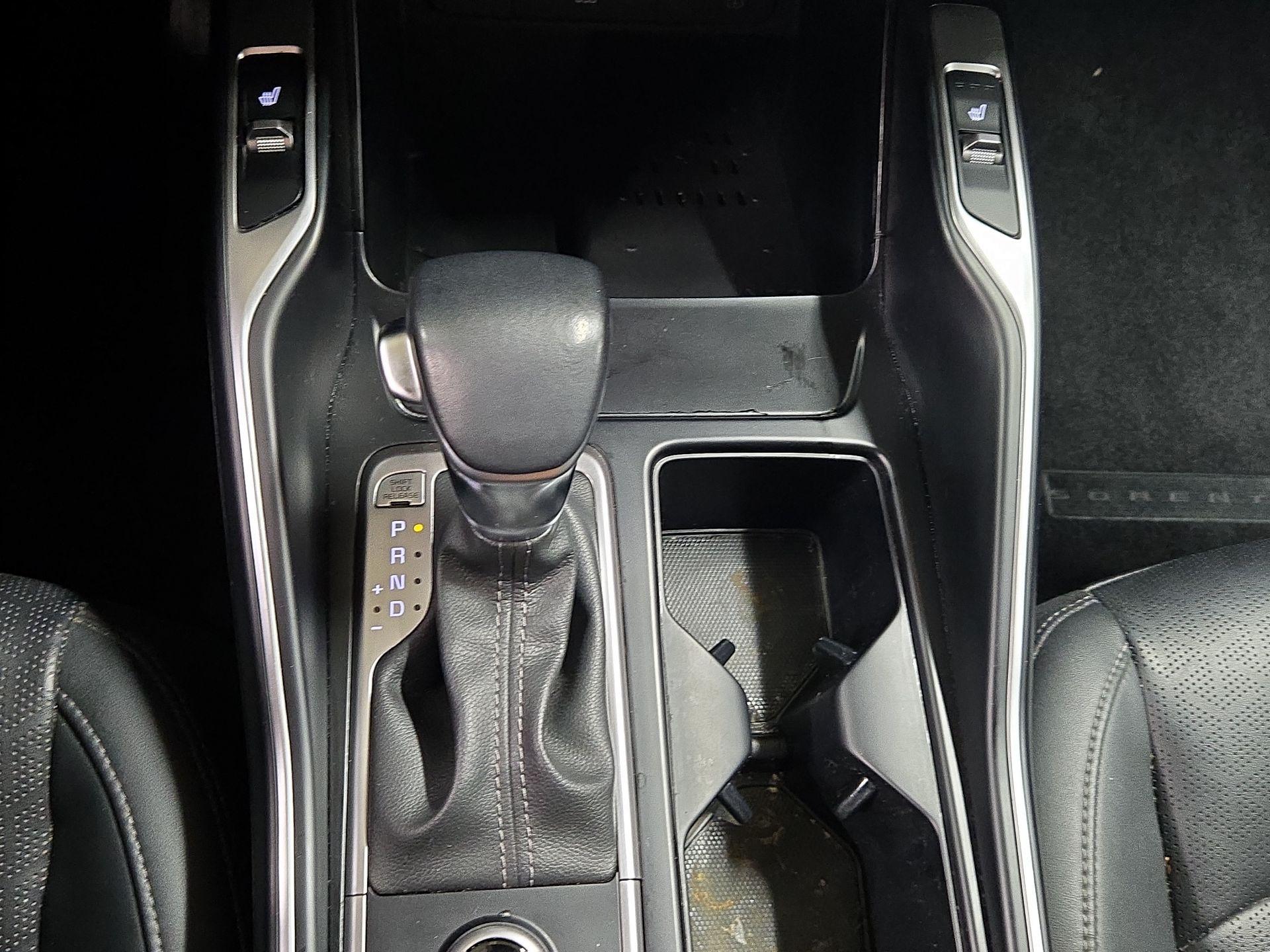 Thumbnail: 2023 Kia Sorento - 18