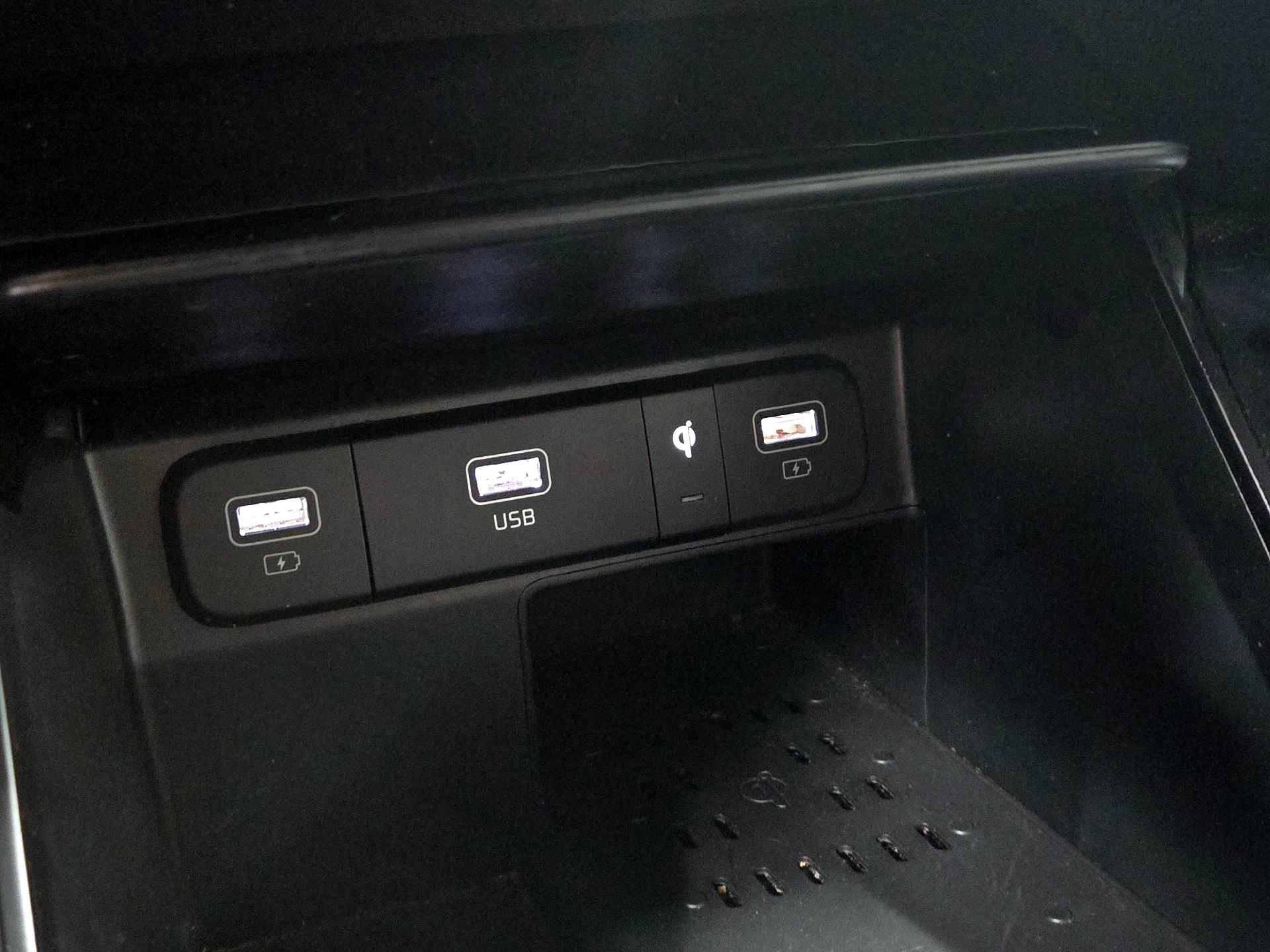 Thumbnail: 2023 Kia Sorento - 19