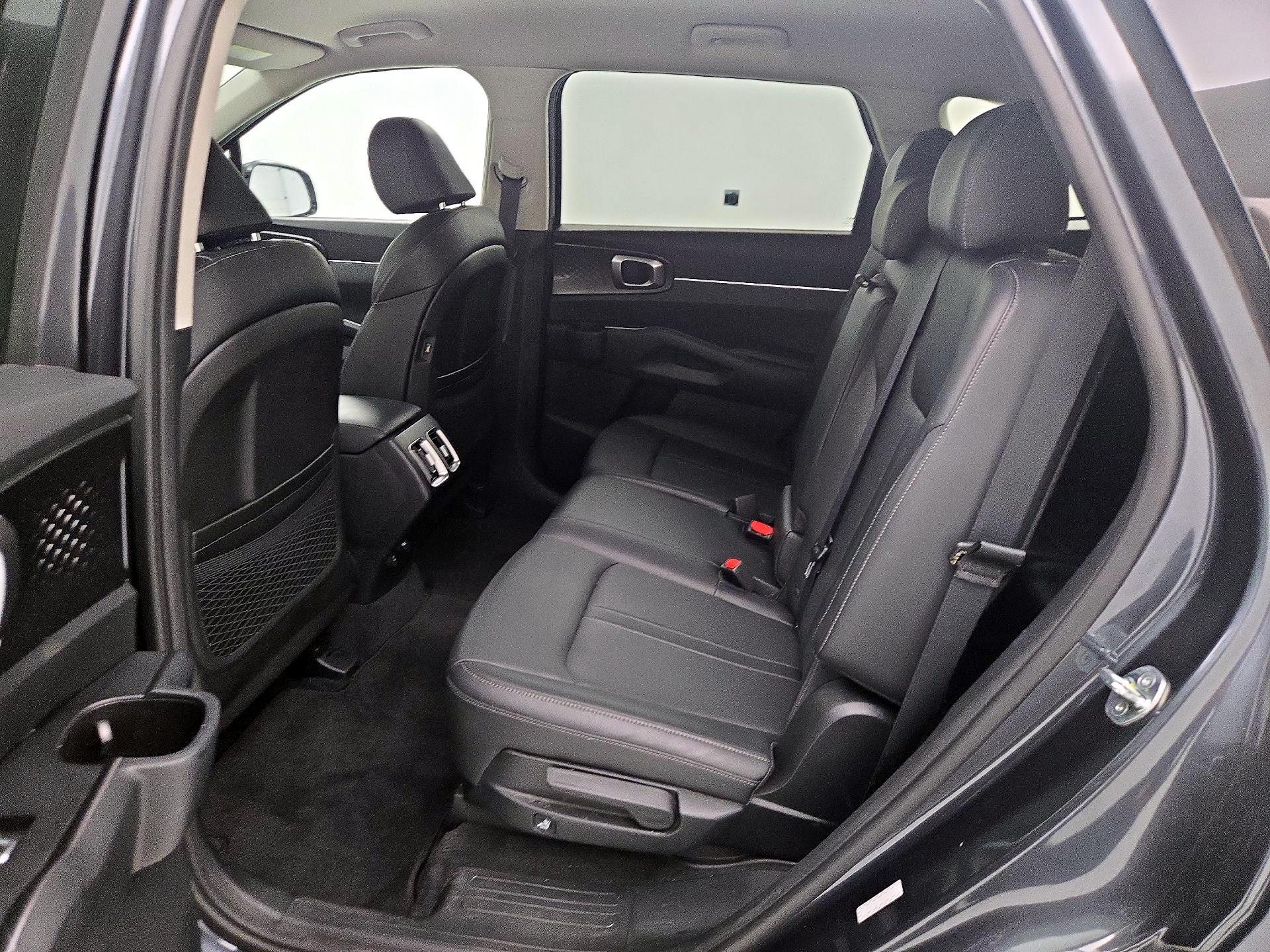 Thumbnail: 2023 Kia Sorento - 20