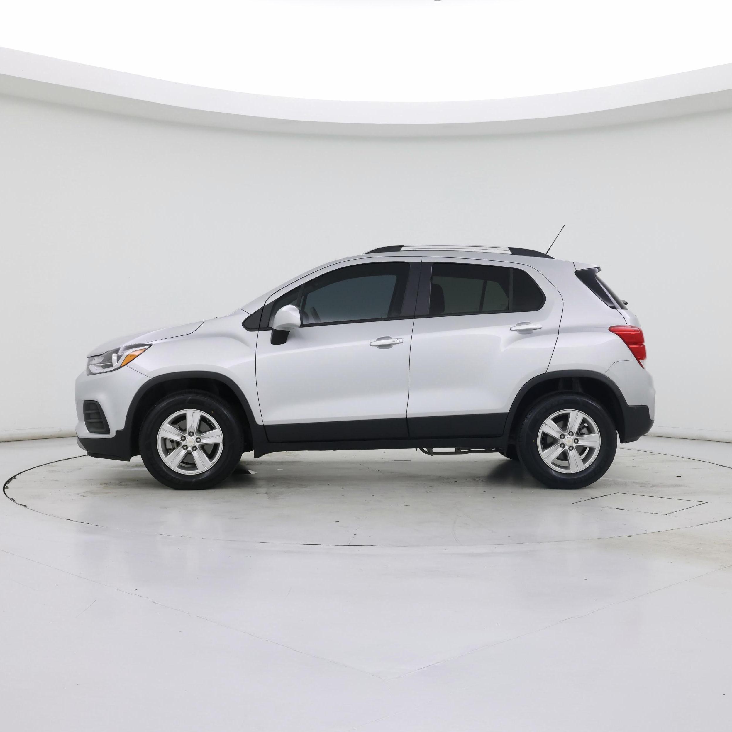Thumbnail: 2021 Chevrolet Trax - 3