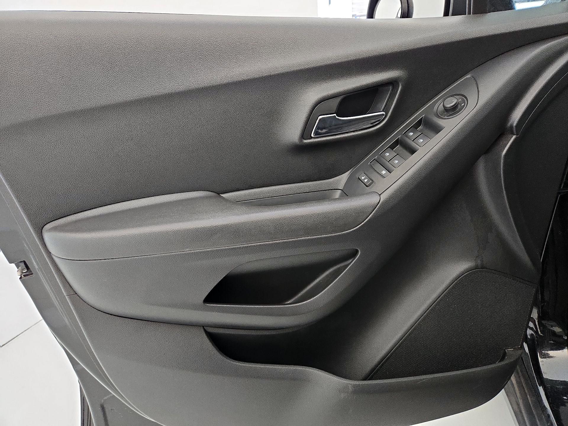 Thumbnail: 2020 Chevrolet Trax - 12