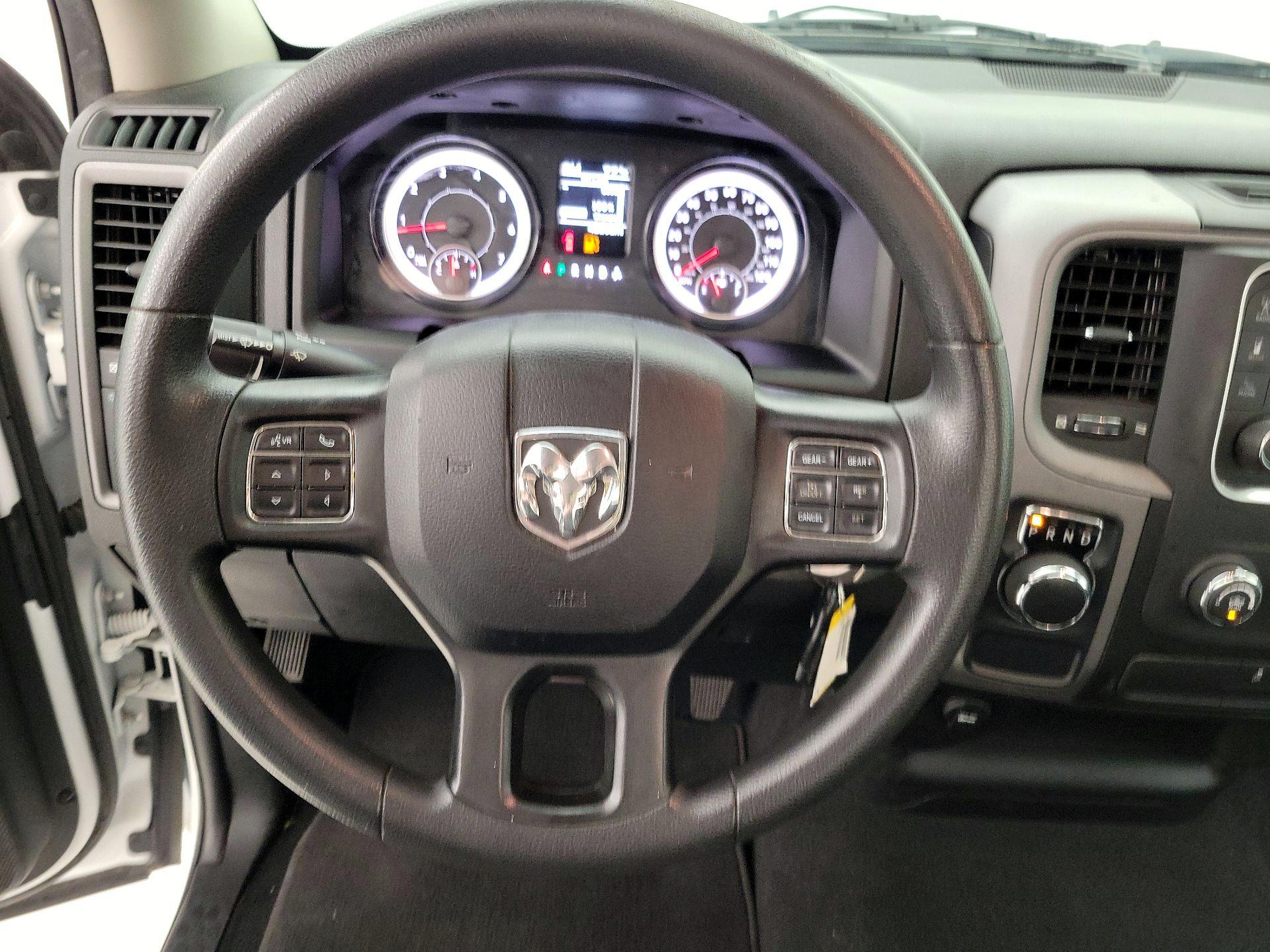 Thumbnail: 2021 RAM 1500 Classic - 10