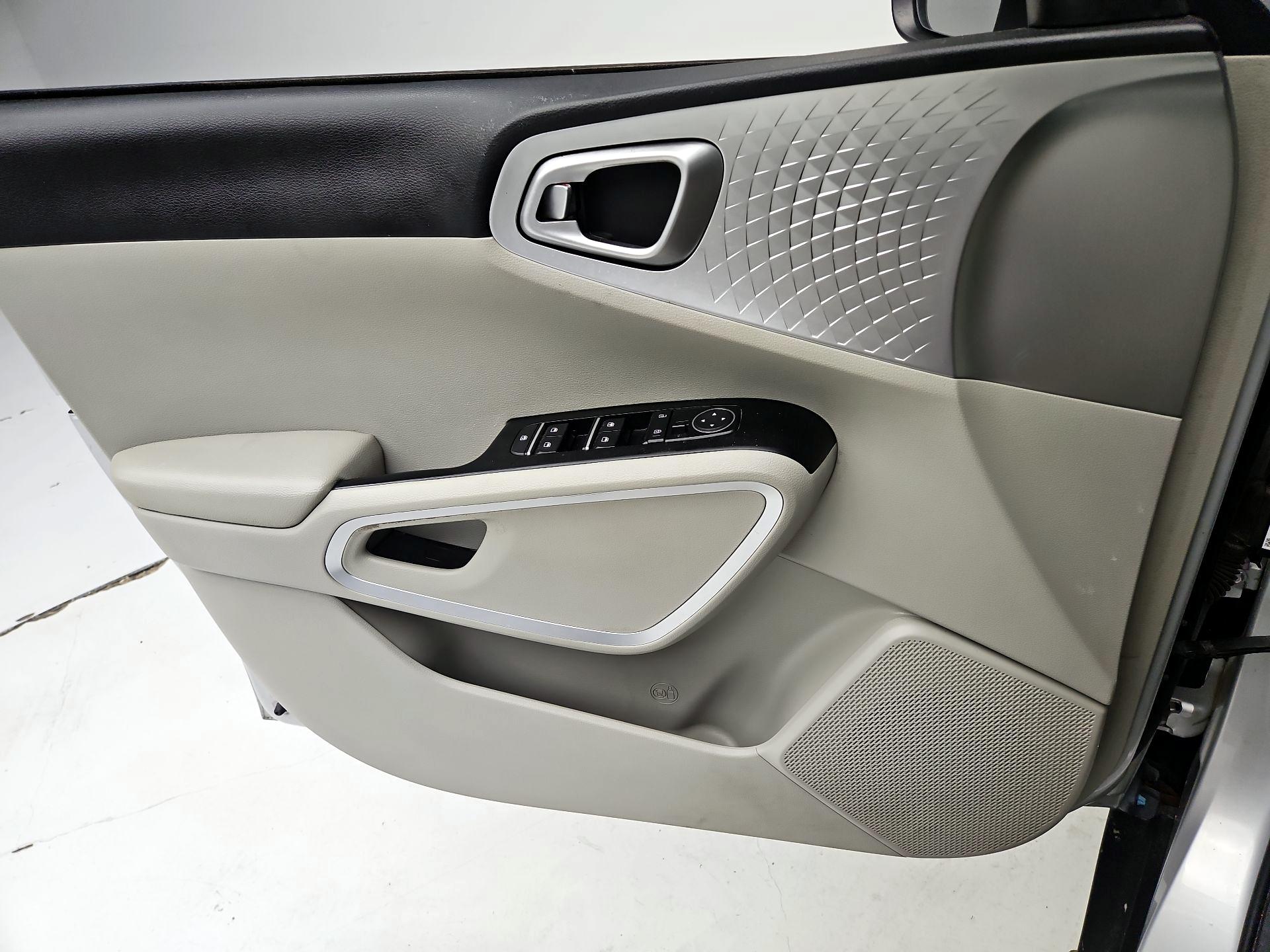 Thumbnail: 2020 Kia Soul - 12