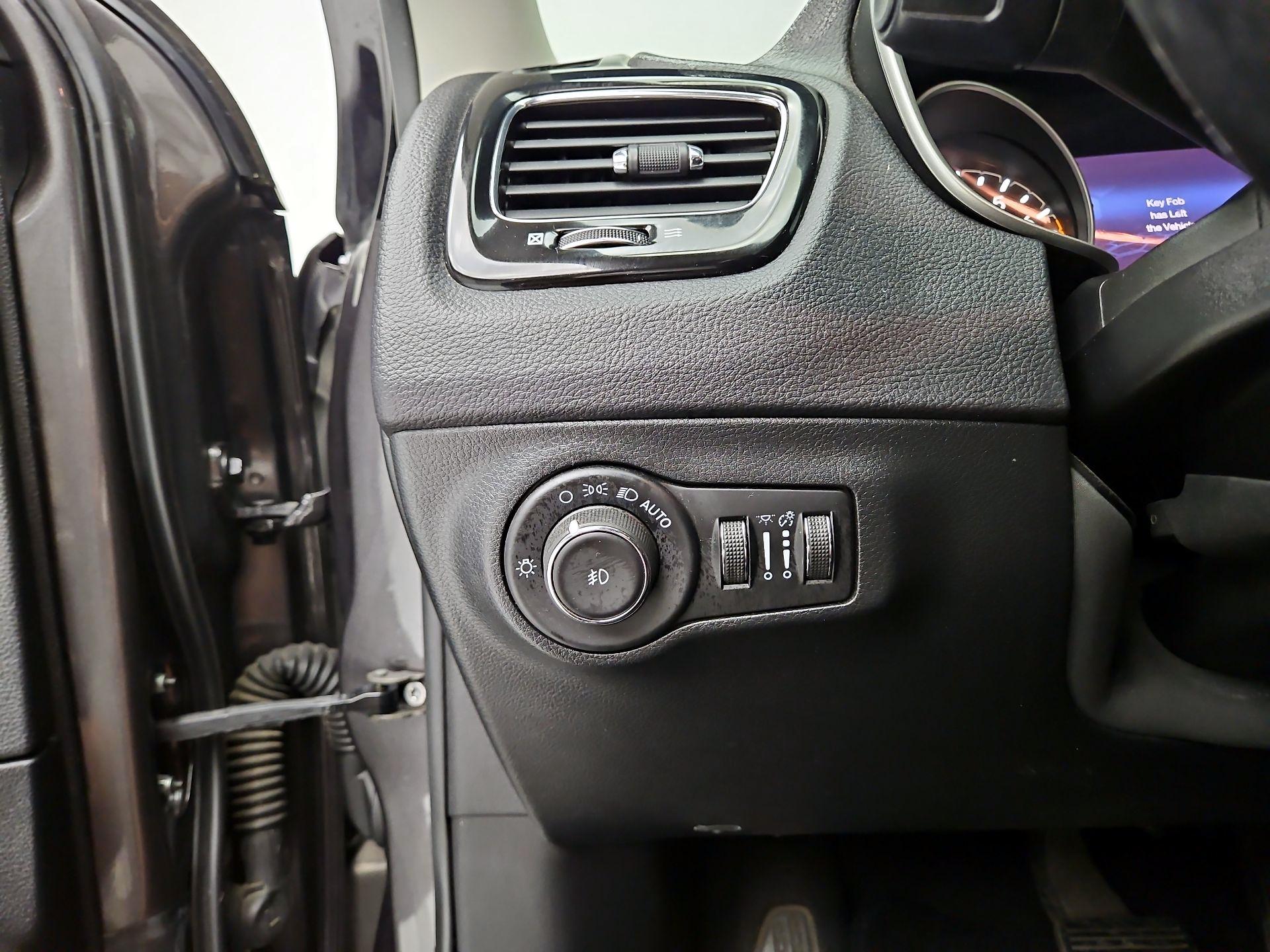 Thumbnail: 2021 Jeep Compass - 13