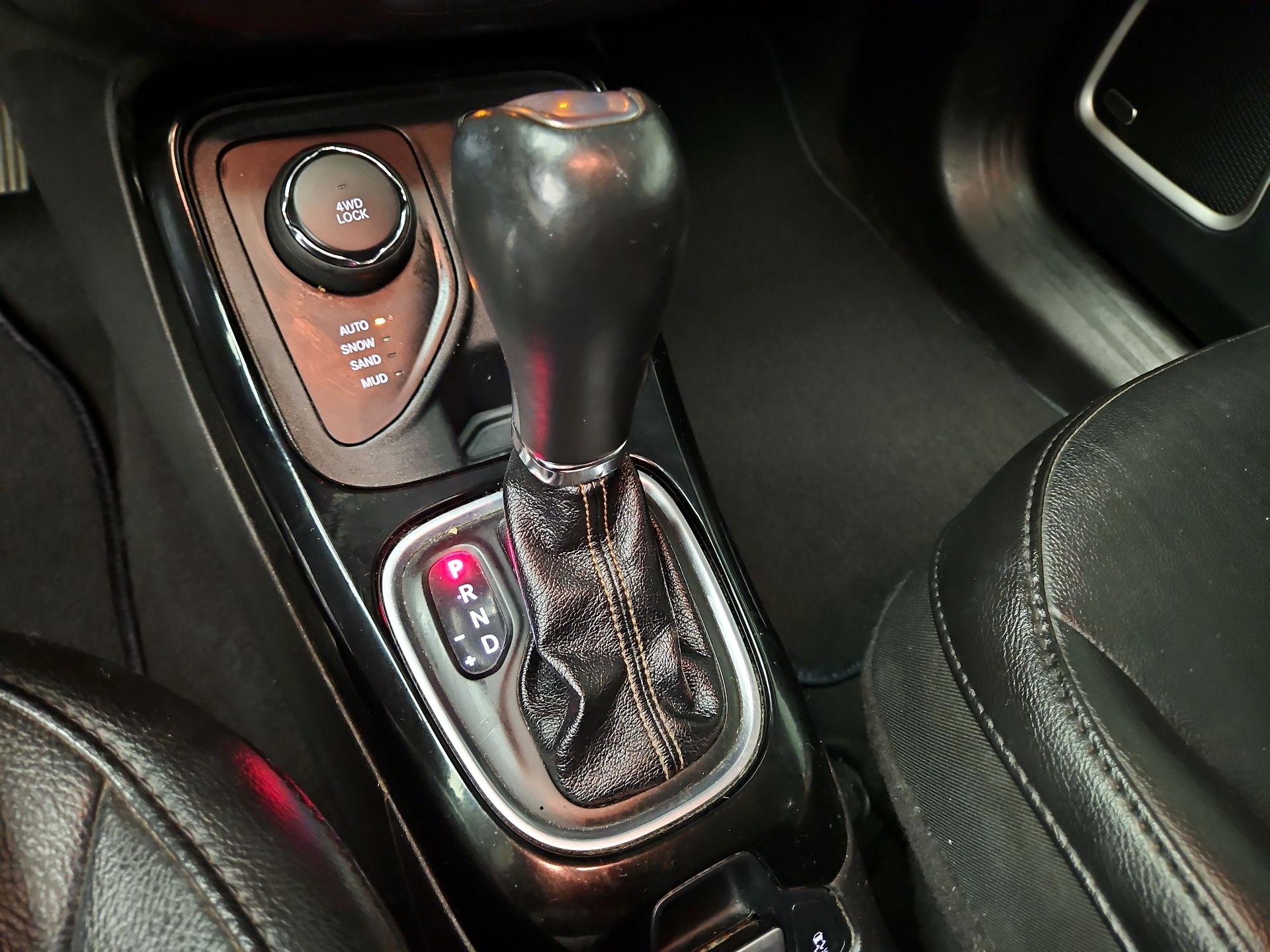 Thumbnail: 2021 Jeep Compass - 17