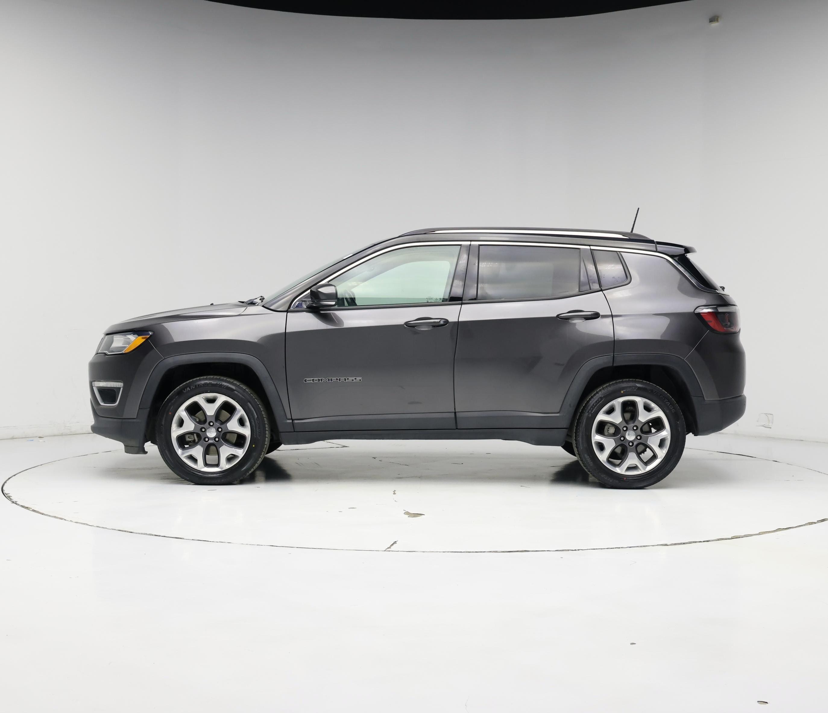 Thumbnail: 2021 Jeep Compass - 3