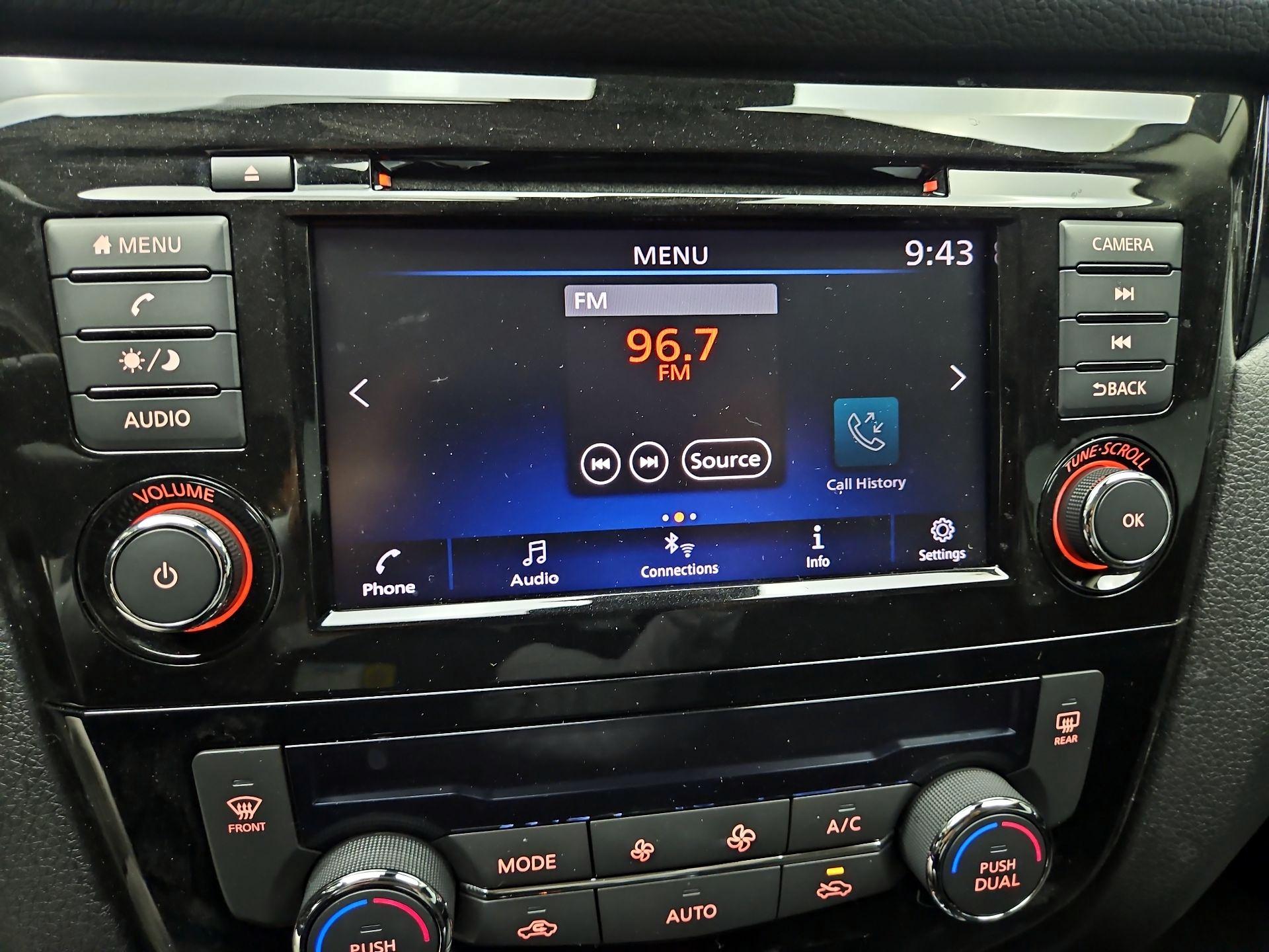 Thumbnail: 2020 Nissan Rogue Sport - 13