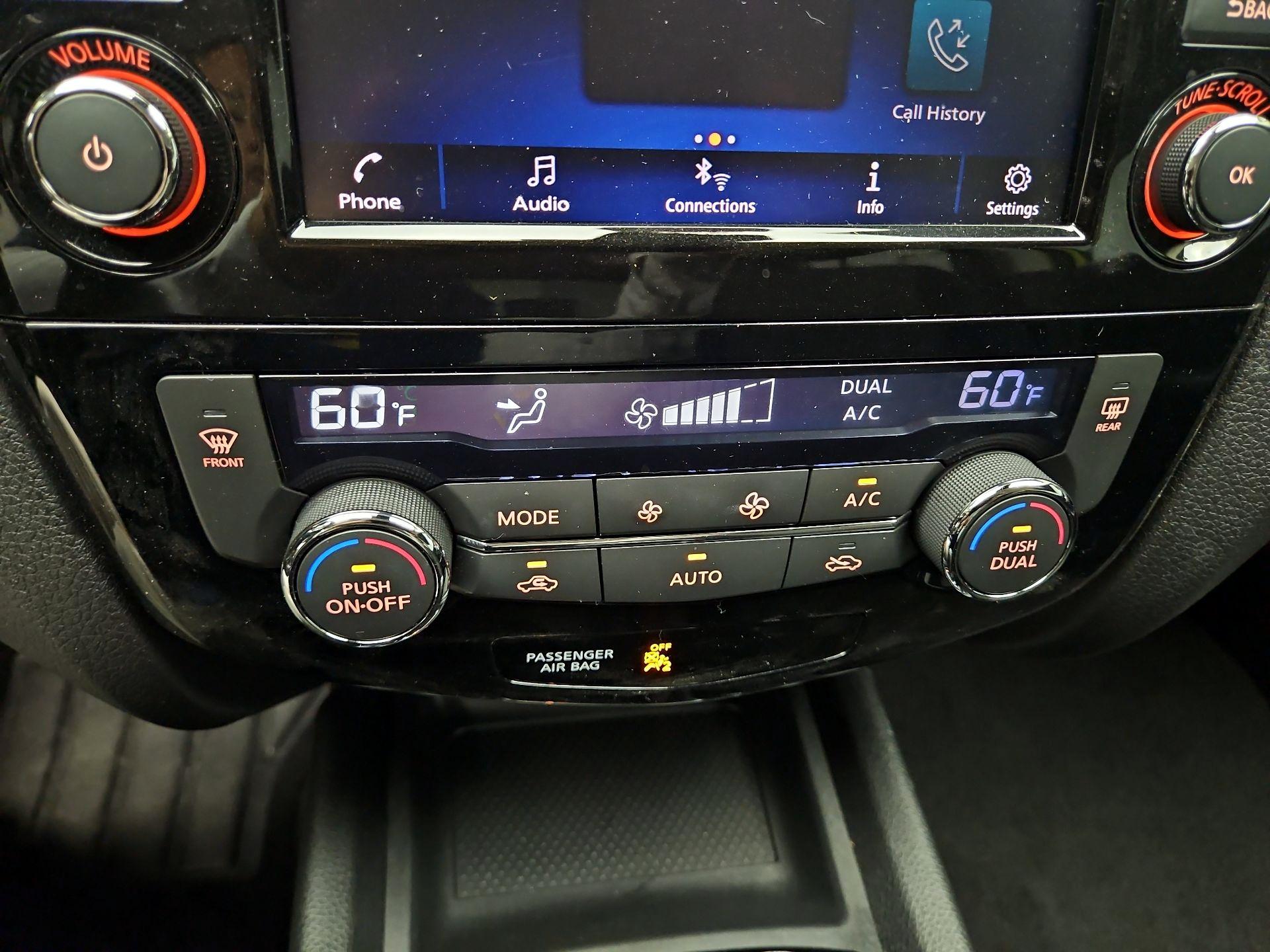 Thumbnail: 2020 Nissan Rogue Sport - 14
