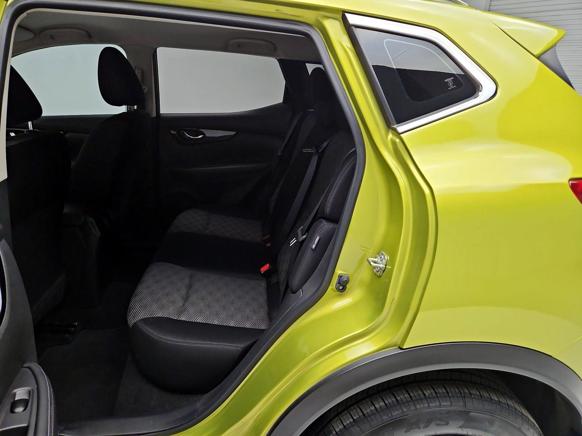 Thumbnail: 2020 Nissan Rogue Sport - 17