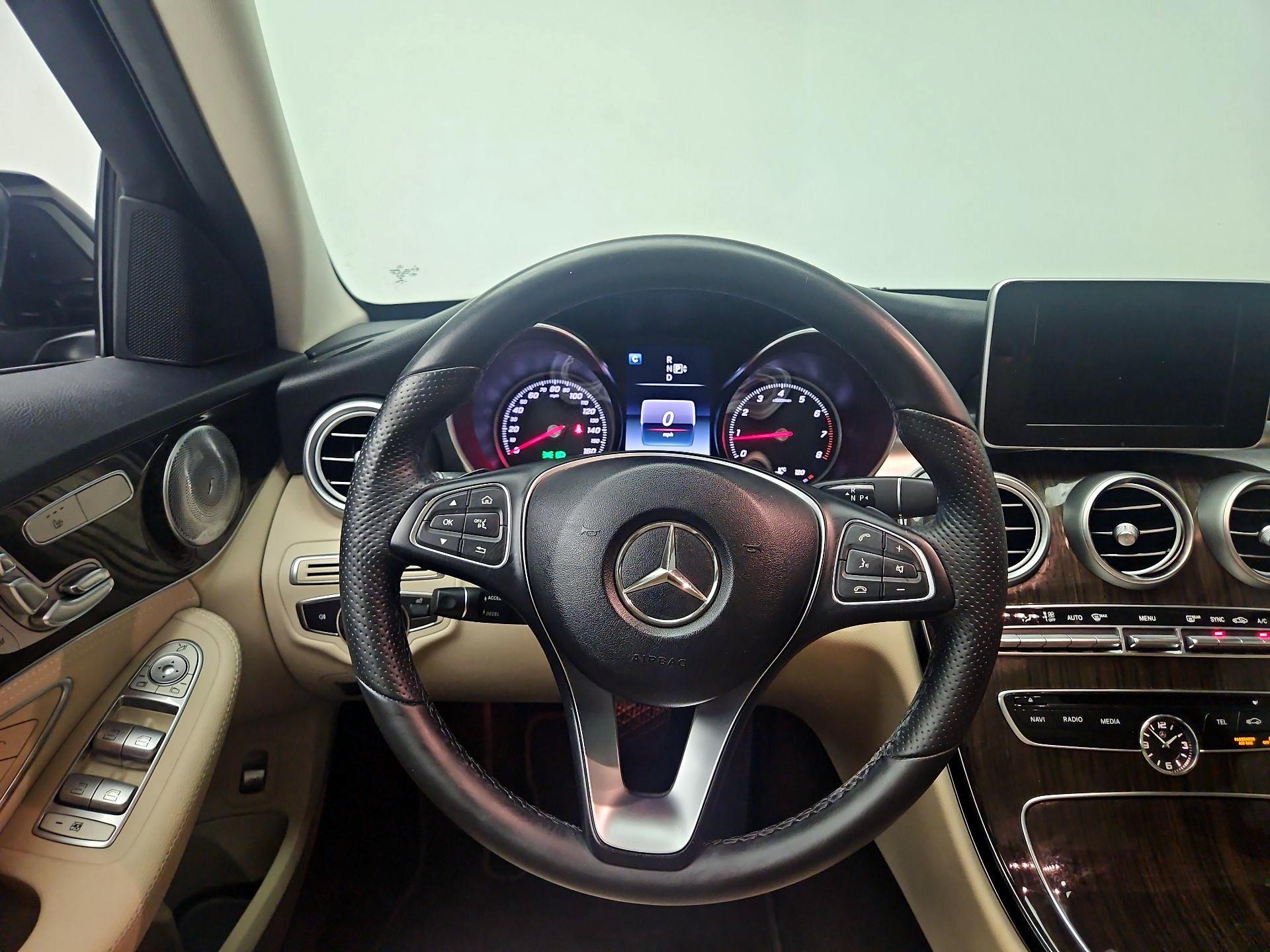 Thumbnail: 2015 Mercedes-Benz C-Class - 10