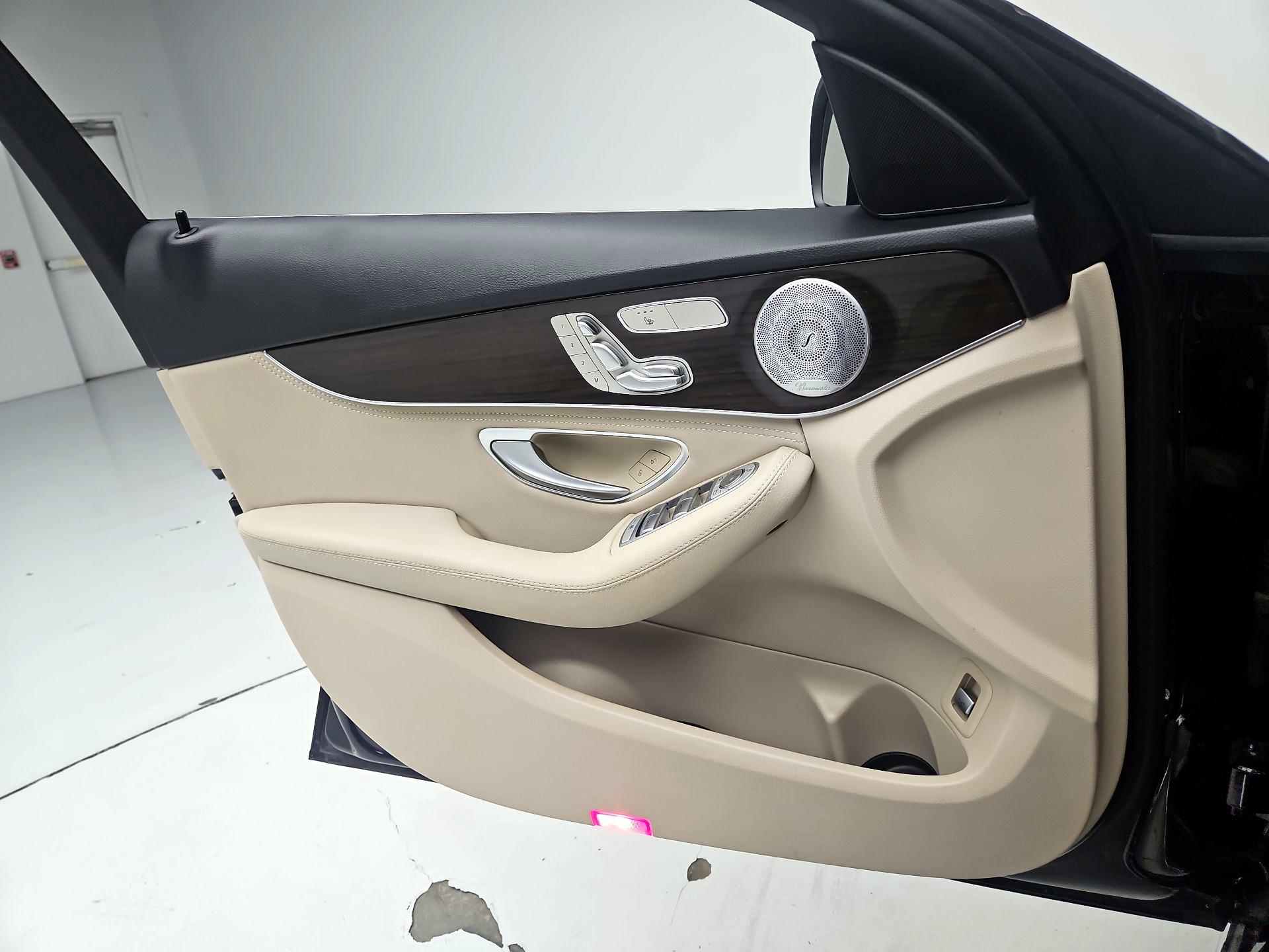 Thumbnail: 2015 Mercedes-Benz C-Class - 12