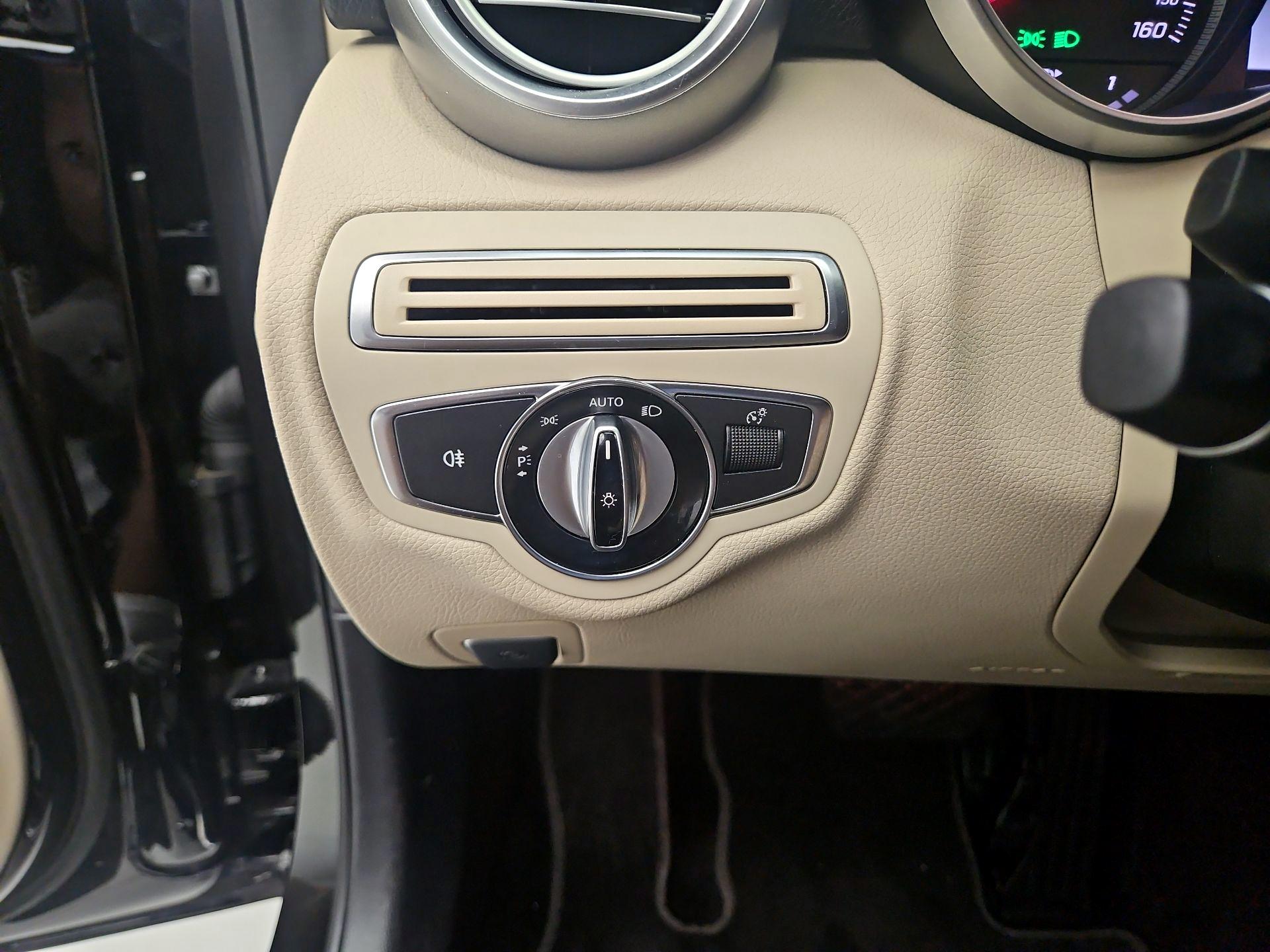 Thumbnail: 2015 Mercedes-Benz C-Class - 13