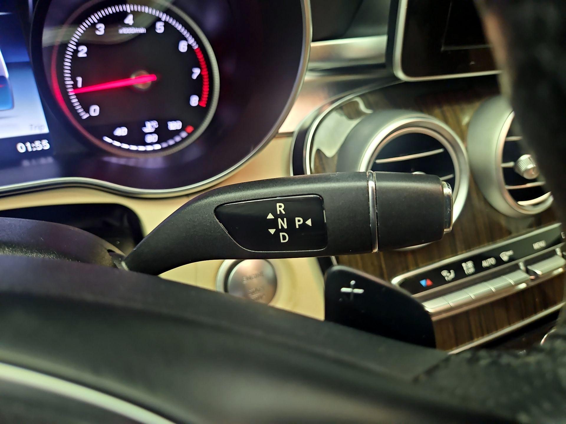 Thumbnail: 2015 Mercedes-Benz C-Class - 17