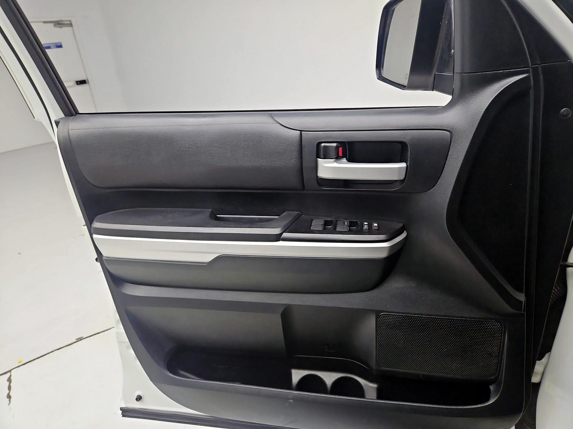 Thumbnail: 2016 Toyota Tundra - 12