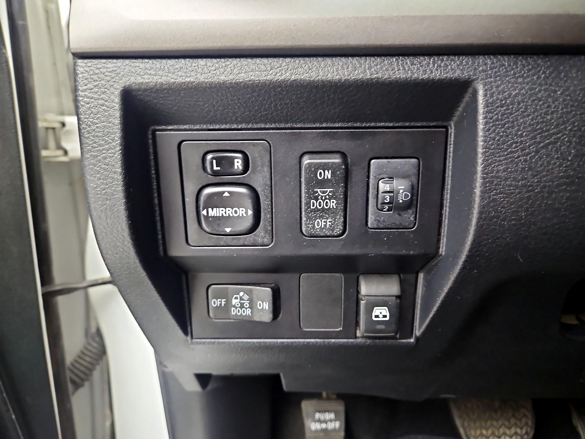 Thumbnail: 2016 Toyota Tundra - 13