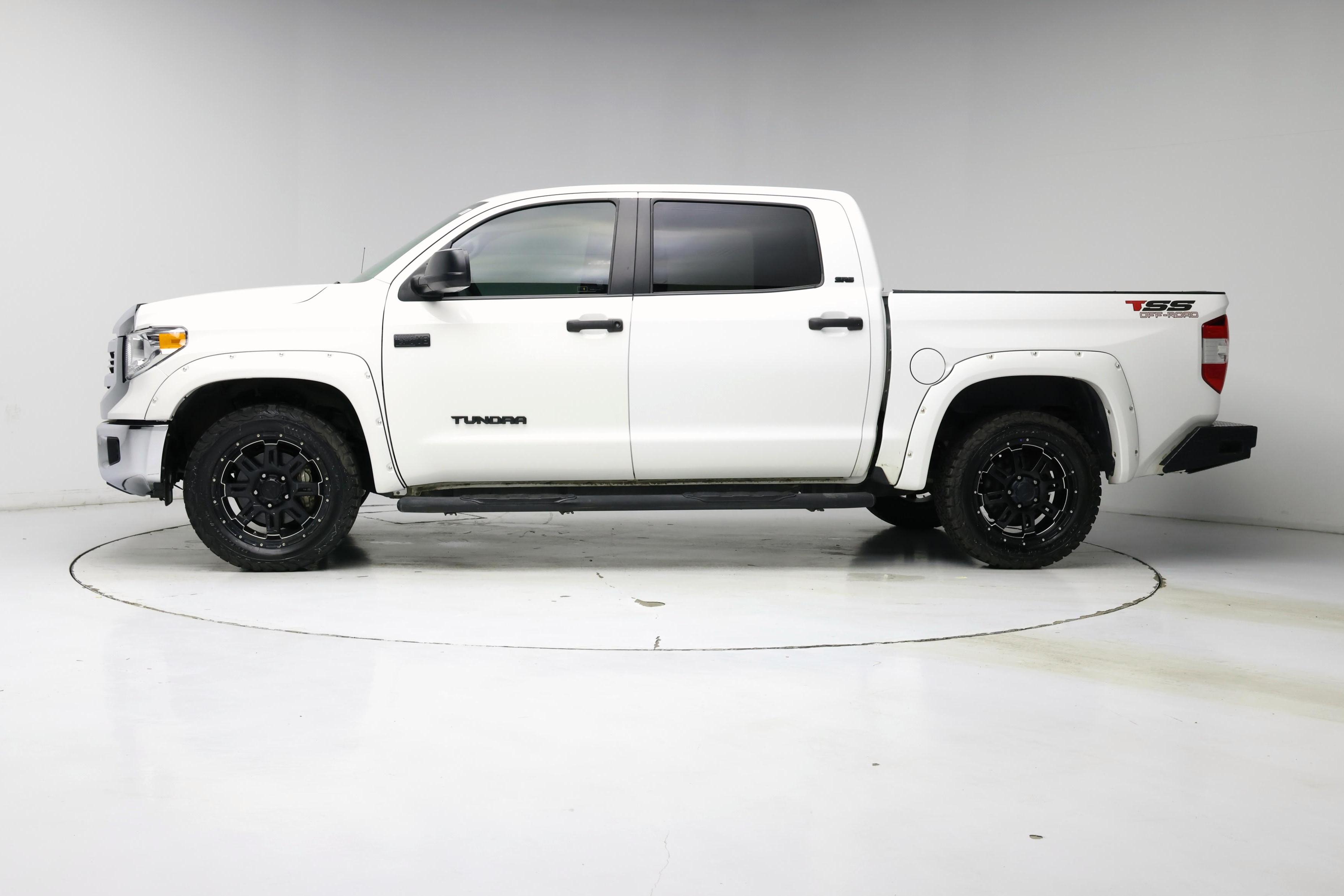 Thumbnail: 2016 Toyota Tundra - 3