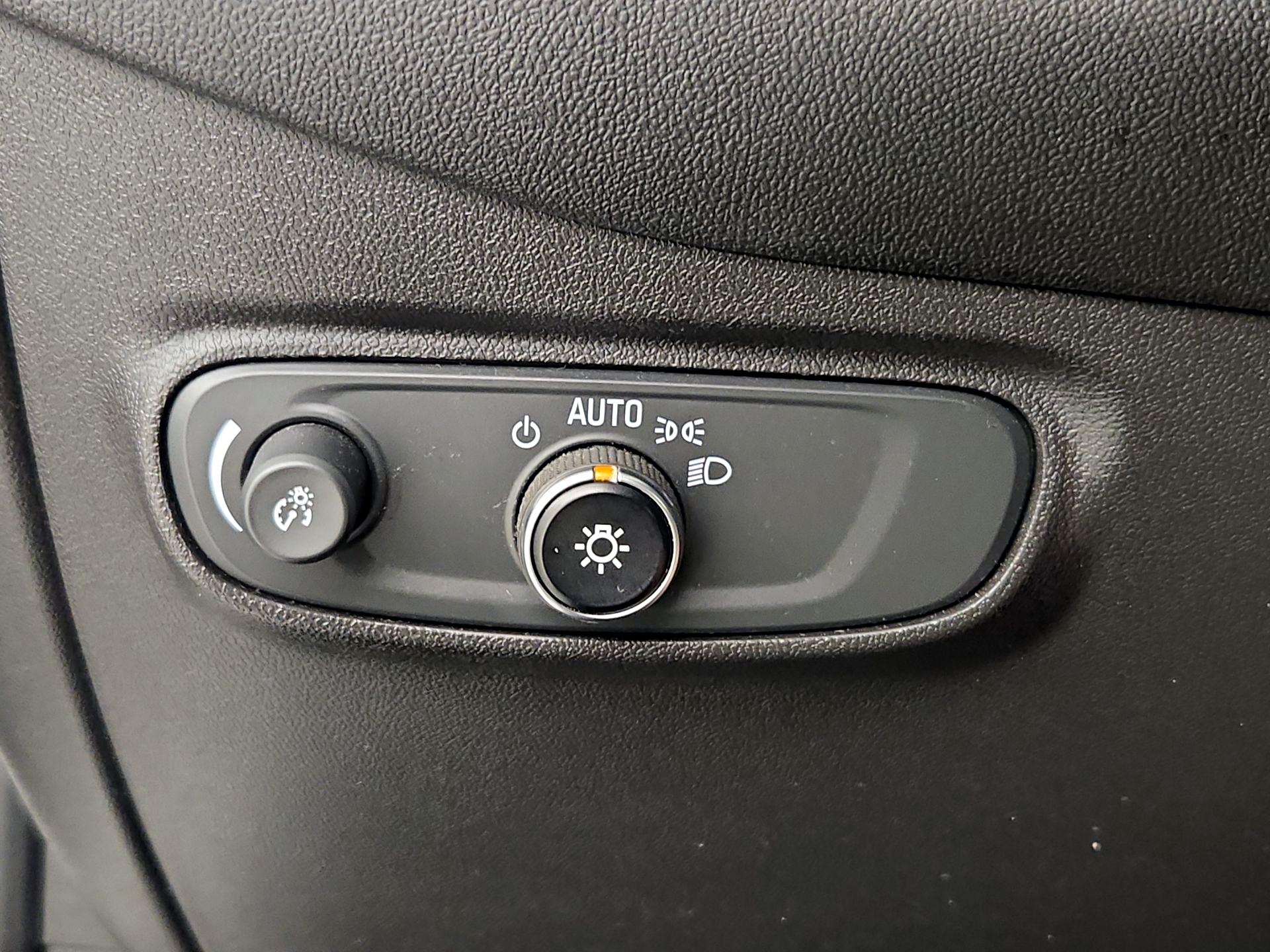 Thumbnail: 2020 Chevrolet Equinox - 13