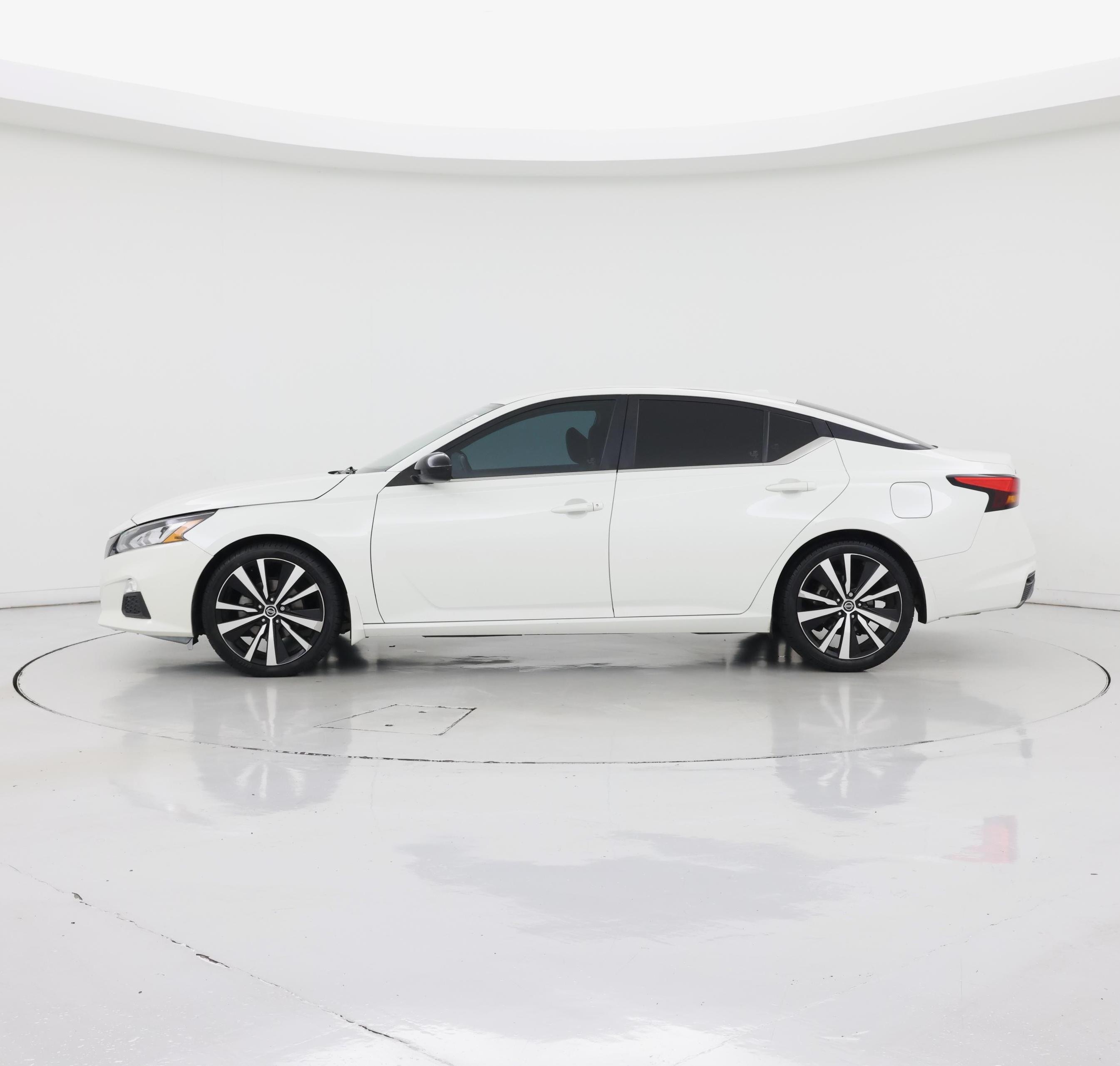 Thumbnail: 2021 Nissan Altima - 3