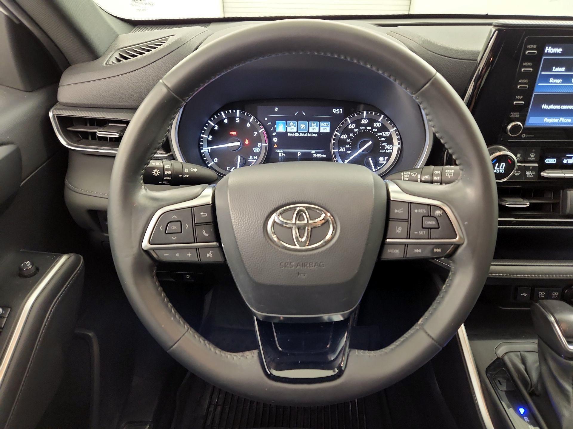 Thumbnail: 2021 Toyota Highlander - 10