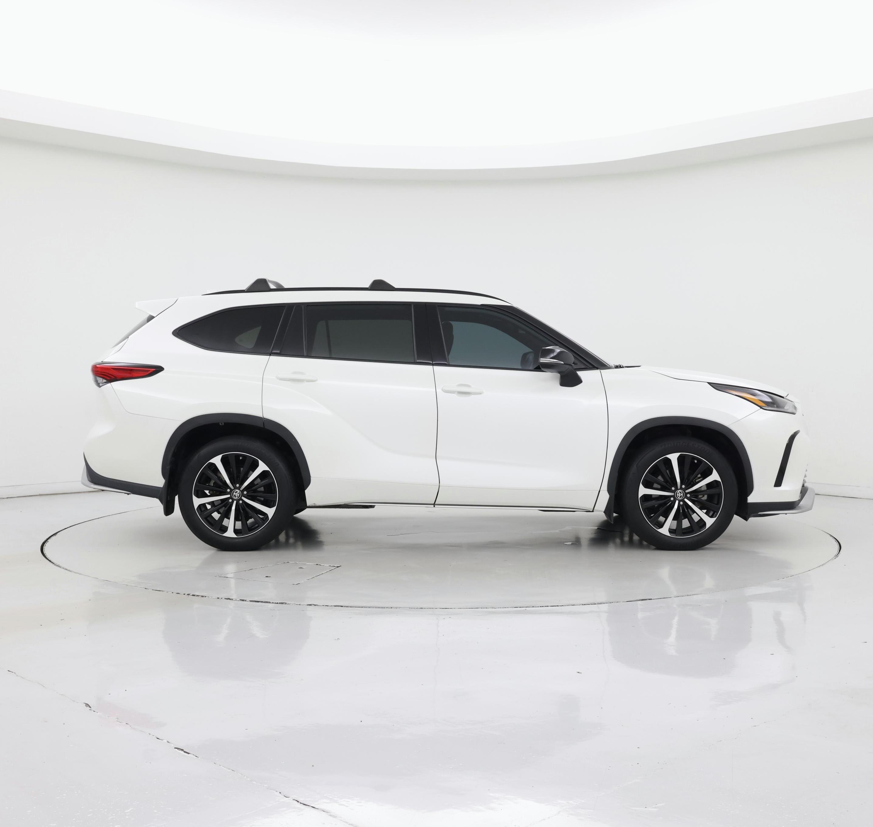 Thumbnail: 2021 Toyota Highlander - 7