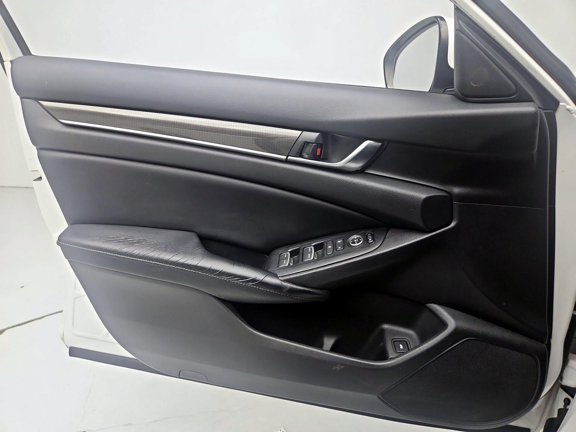 Thumbnail: 2018 Honda Accord - 12