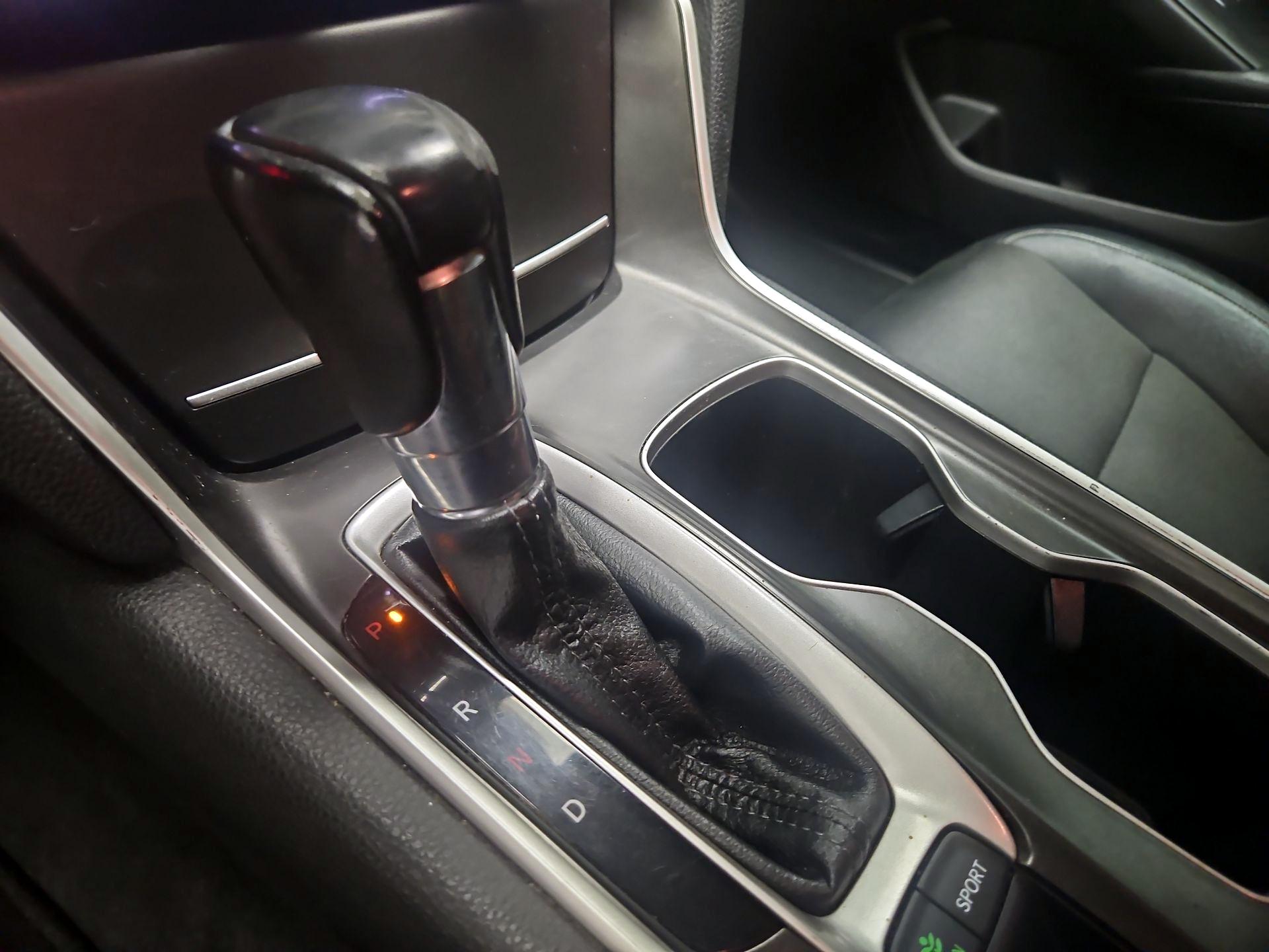 Thumbnail: 2018 Honda Accord - 17