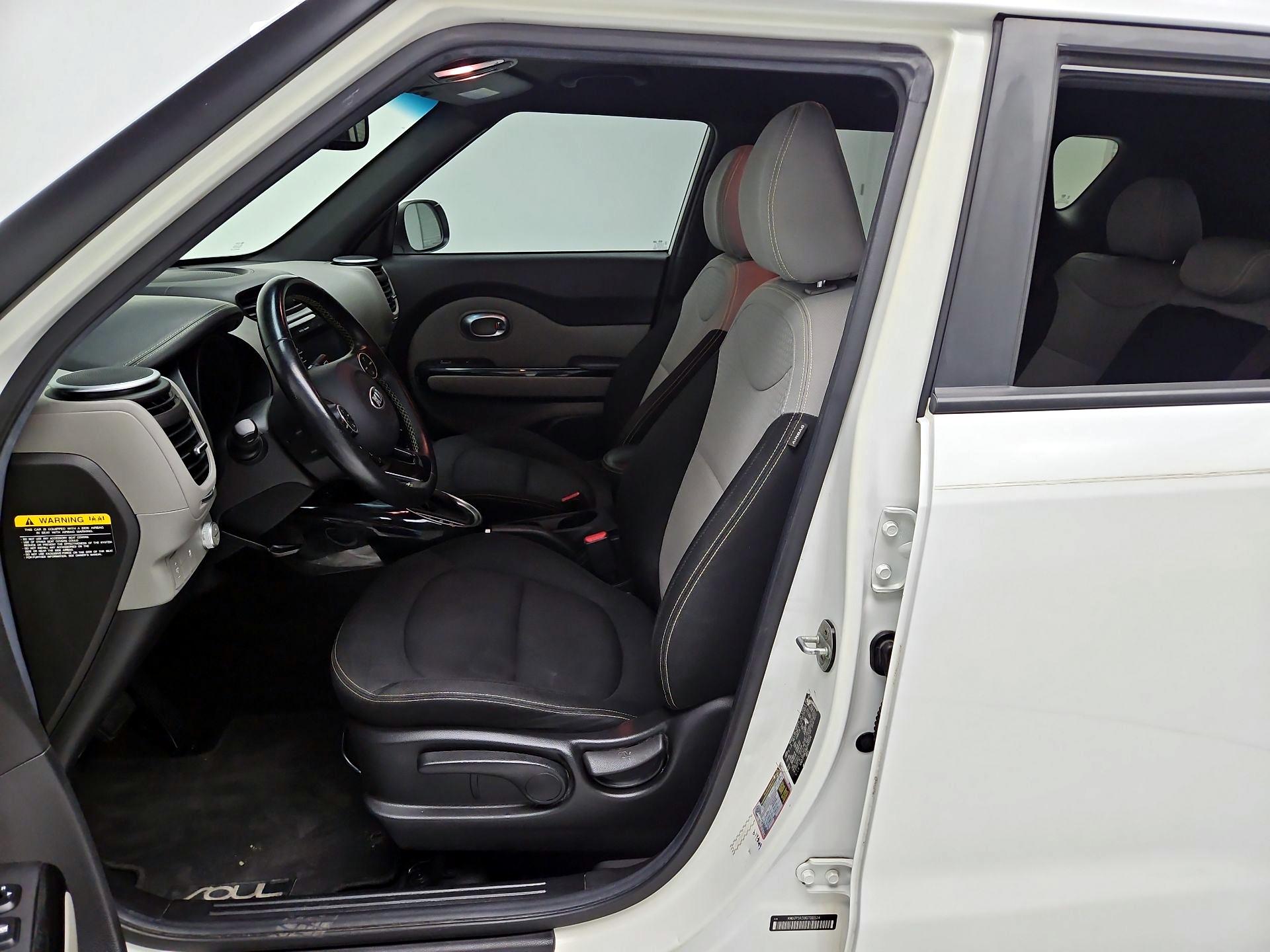 Thumbnail: 2016 Kia Soul - 11
