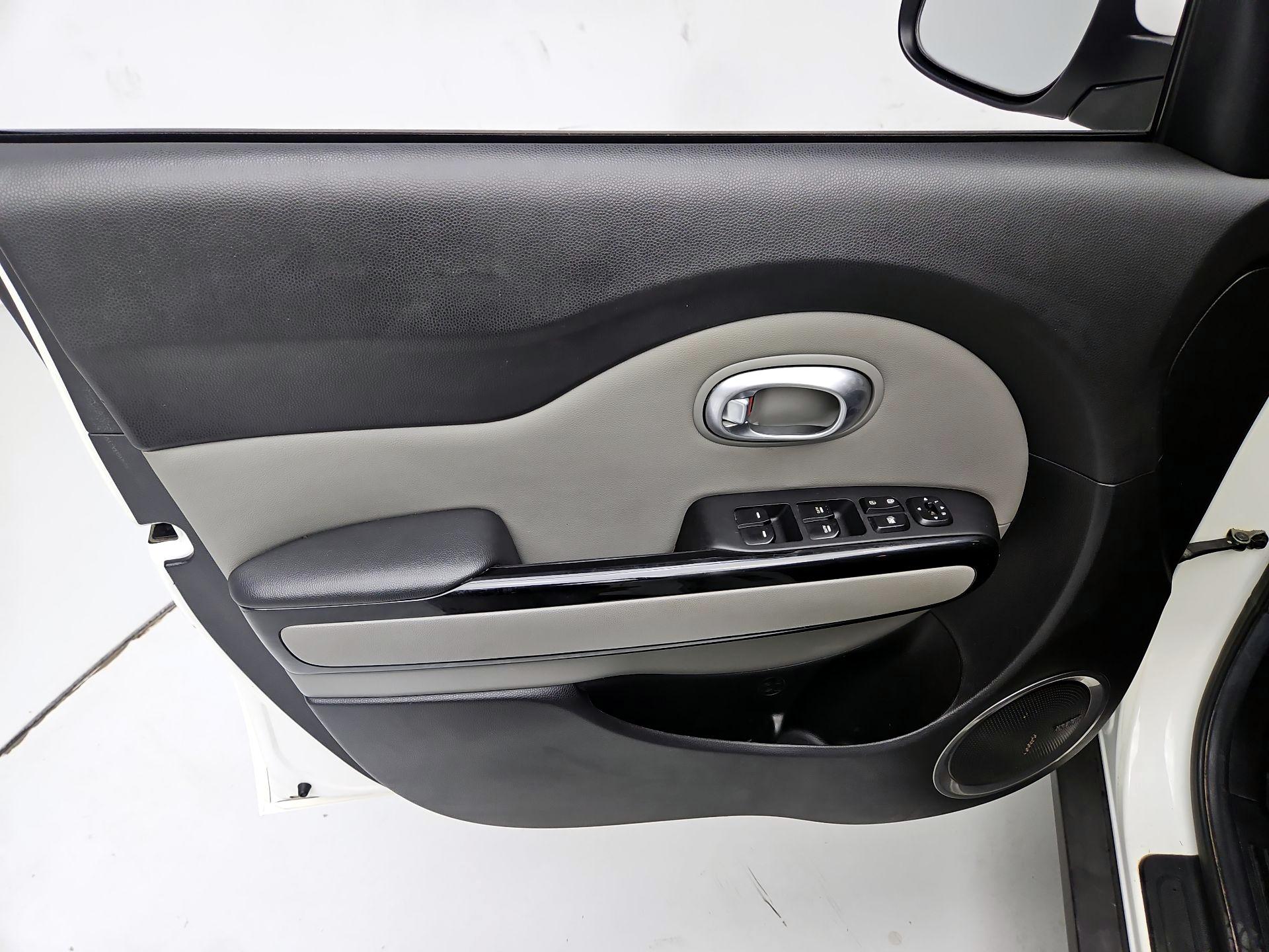 Thumbnail: 2016 Kia Soul - 12