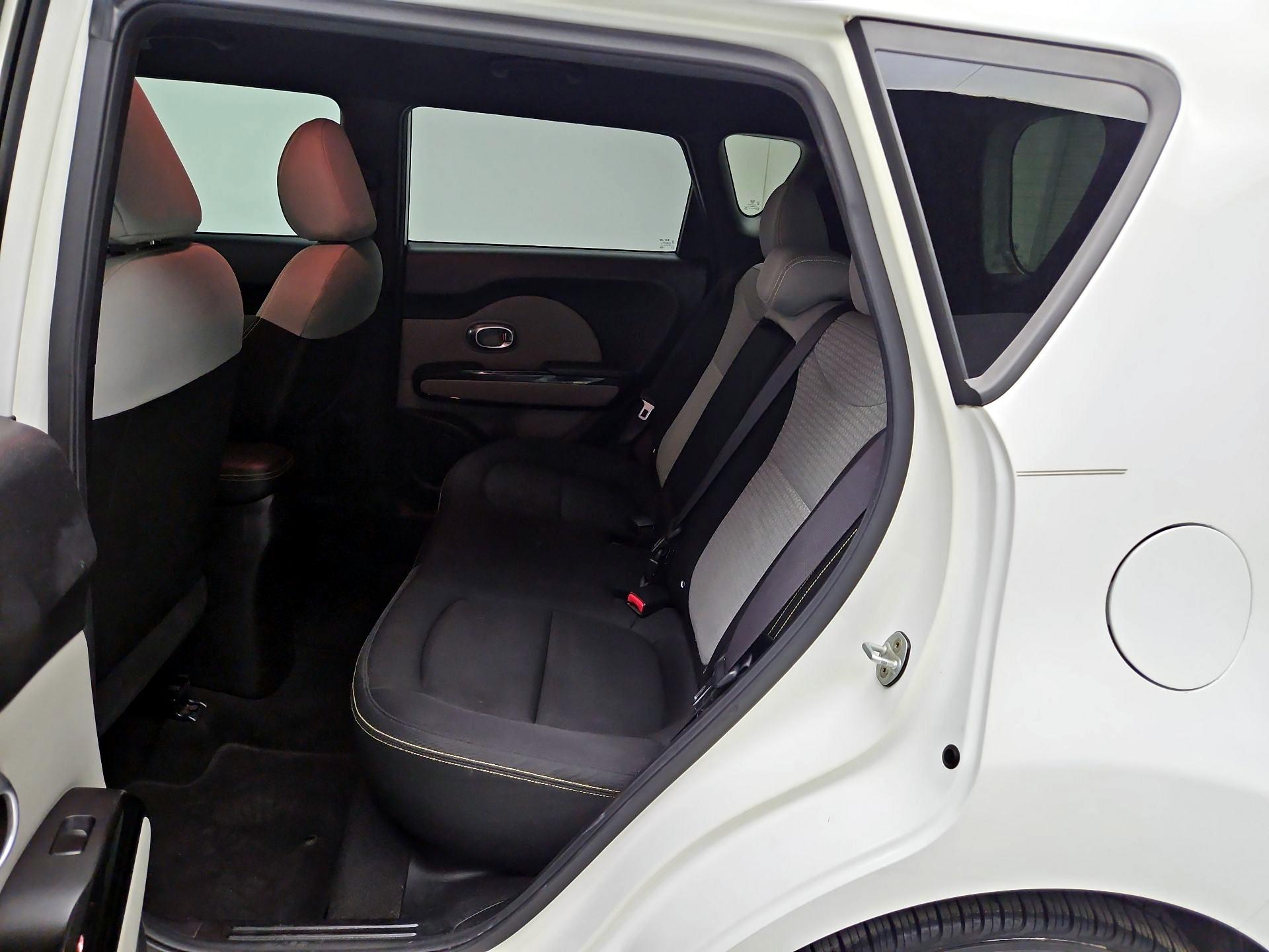 Thumbnail: 2016 Kia Soul - 19