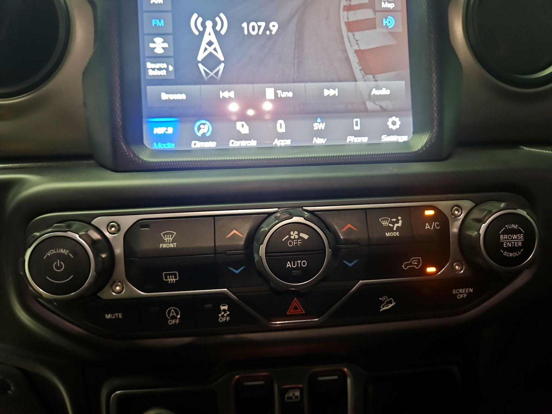 Thumbnail: 2020 Jeep Wrangler - 17