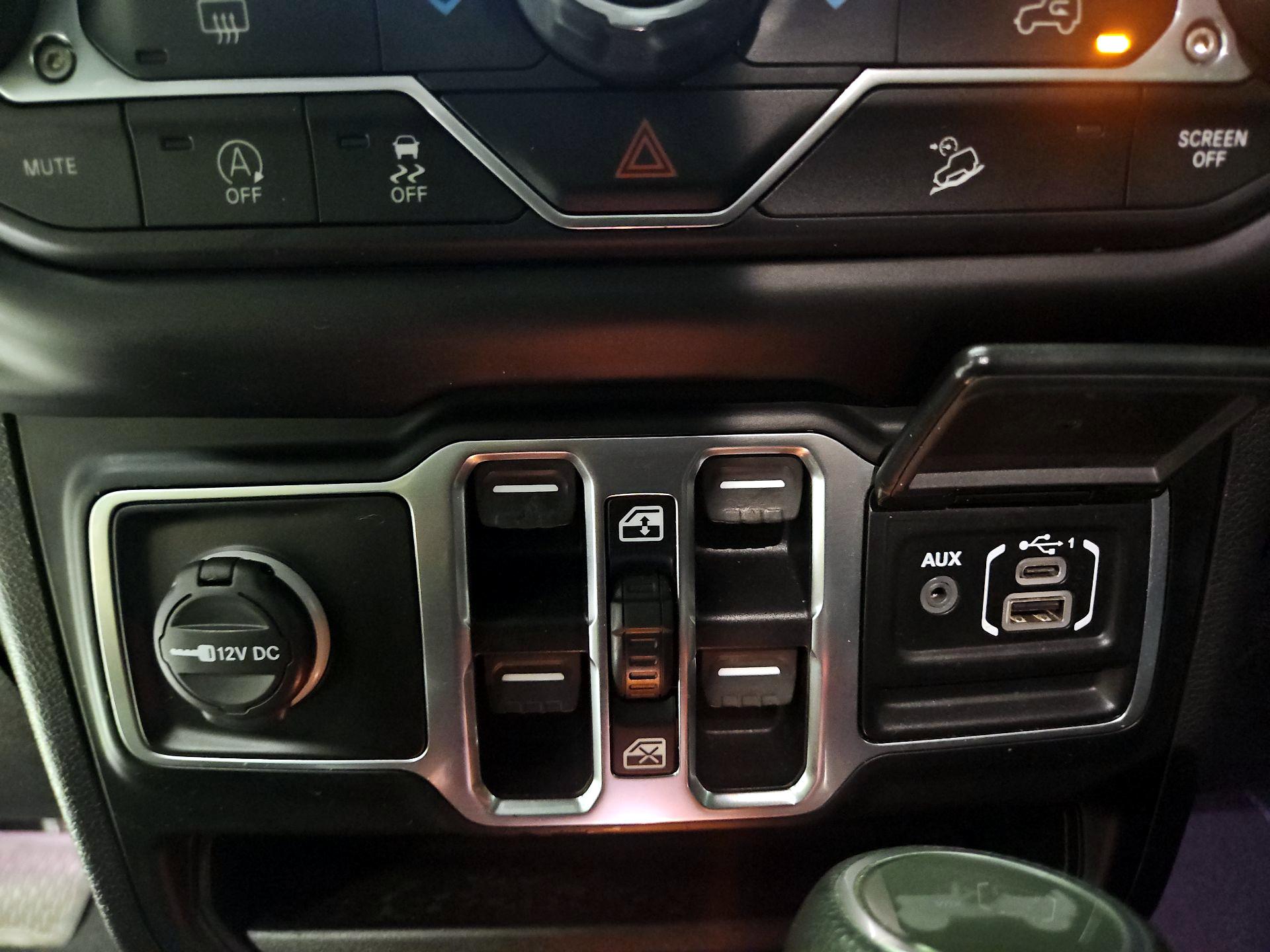 Thumbnail: 2020 Jeep Wrangler - 19