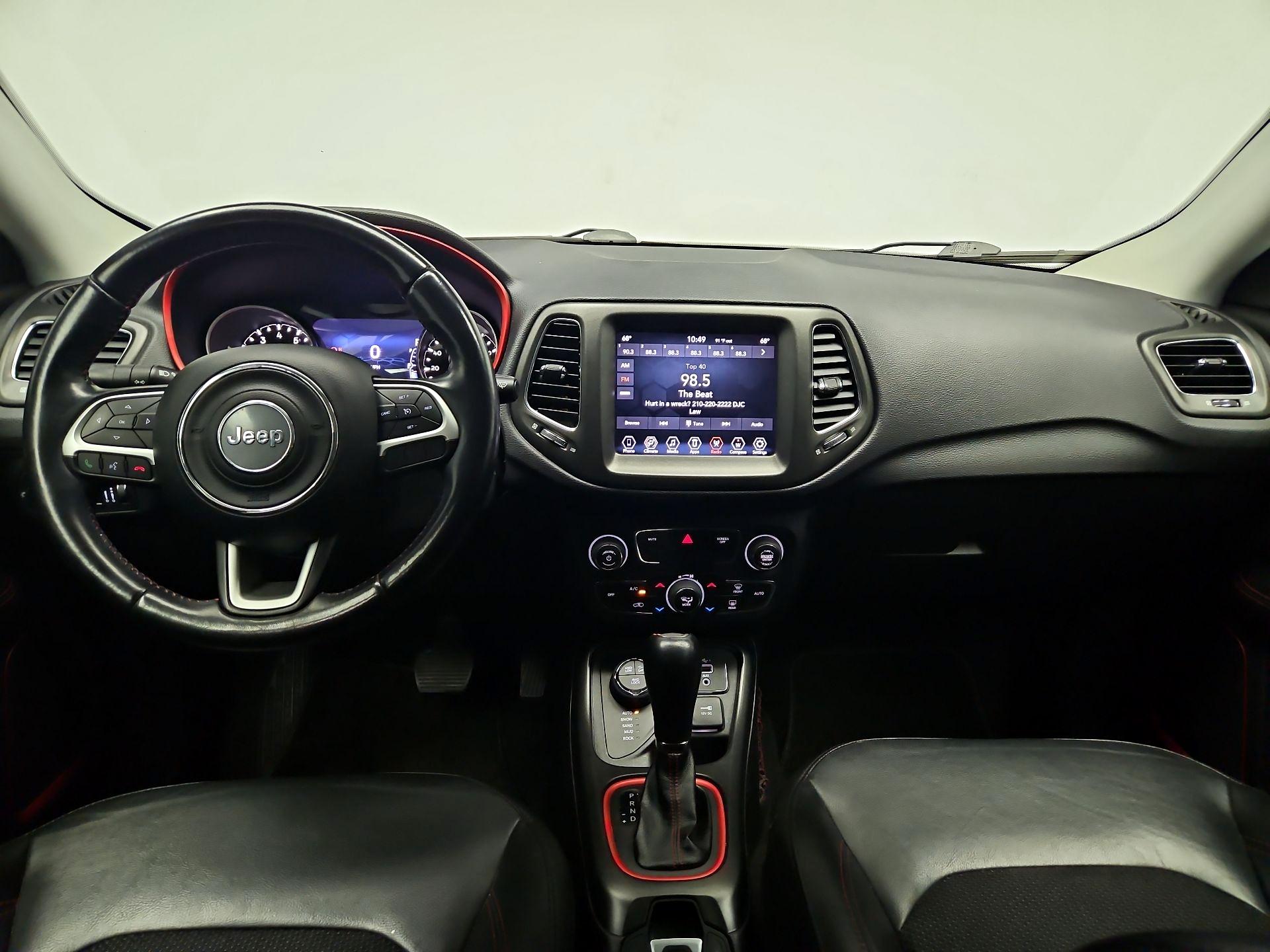 Thumbnail: 2020 Jeep Compass - 9