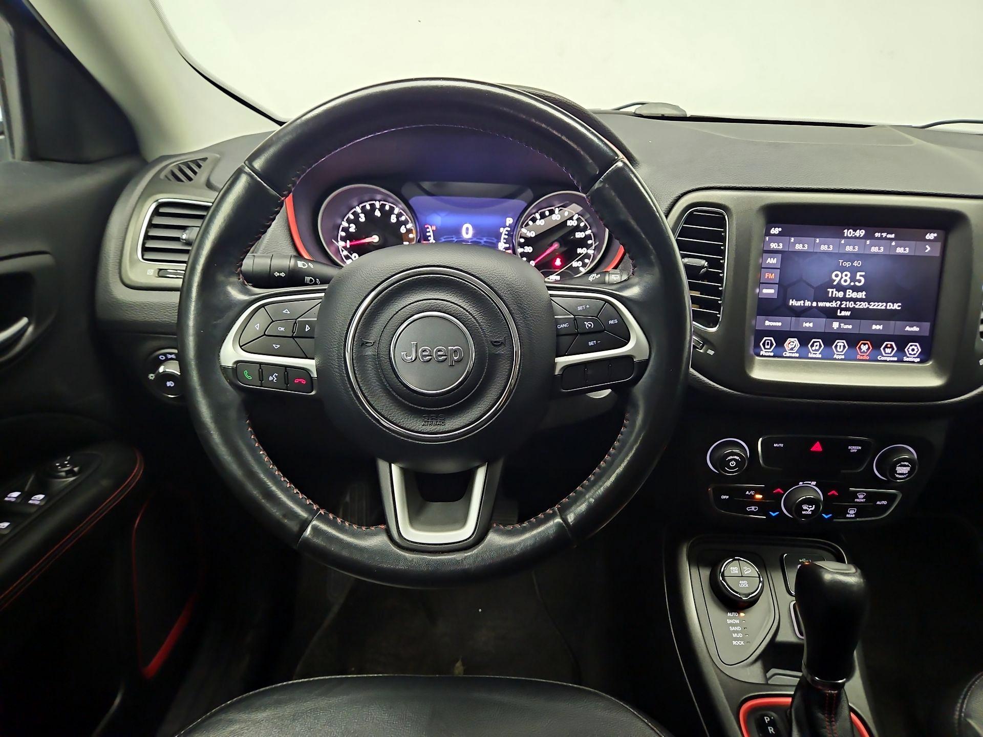 Thumbnail: 2020 Jeep Compass - 10