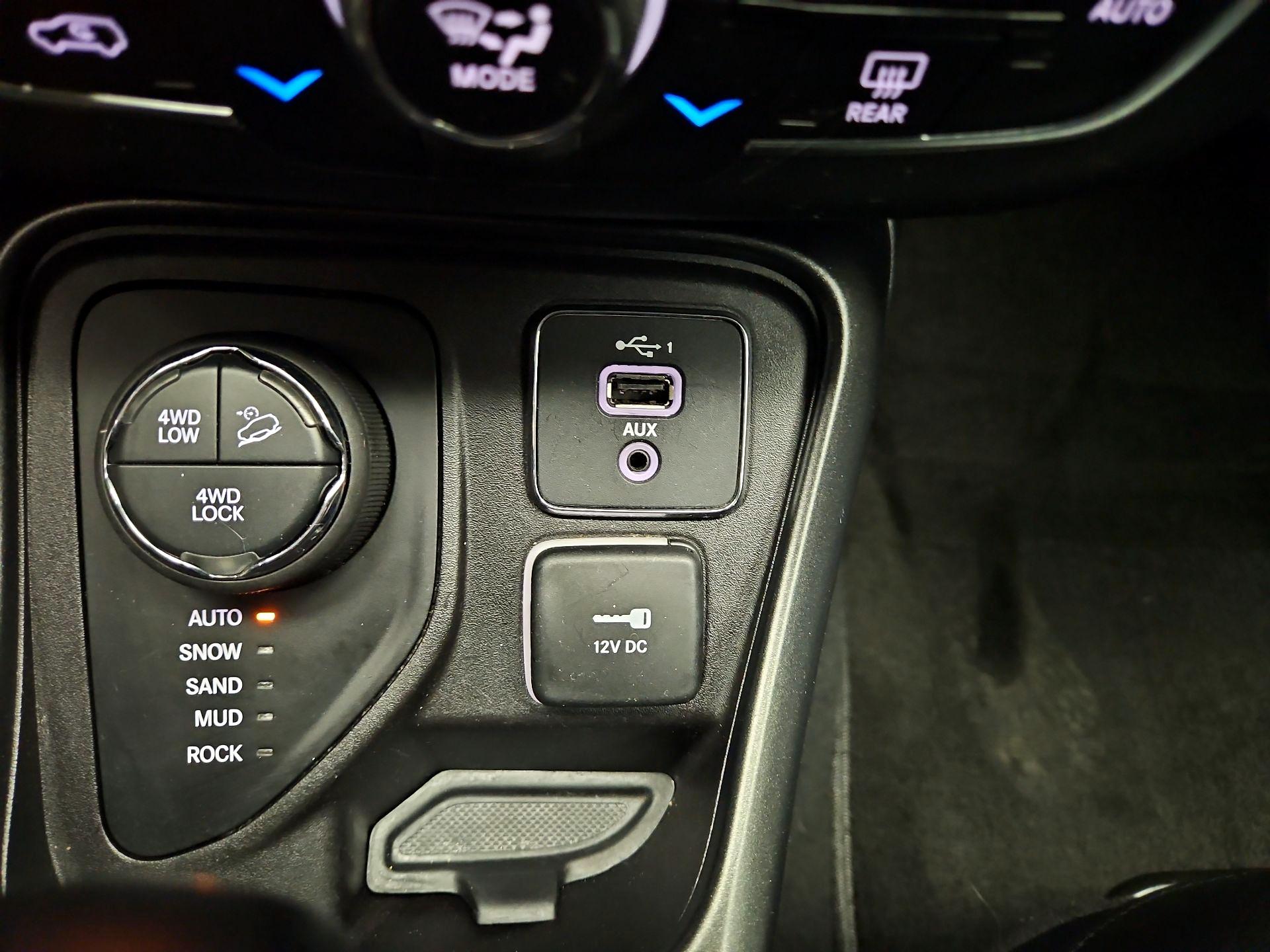 Thumbnail: 2020 Jeep Compass - 18