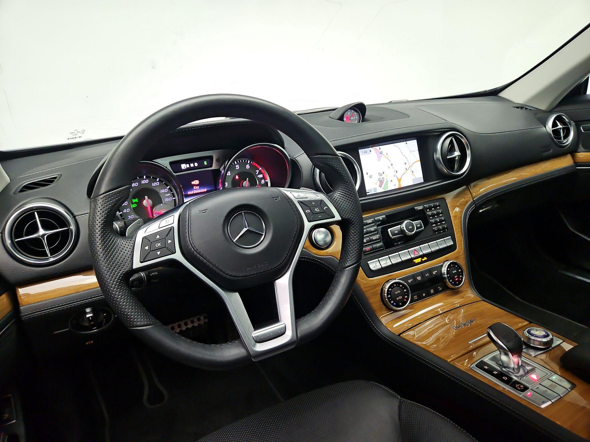 Thumbnail: 2016 Mercedes-Benz SL-Class - 9