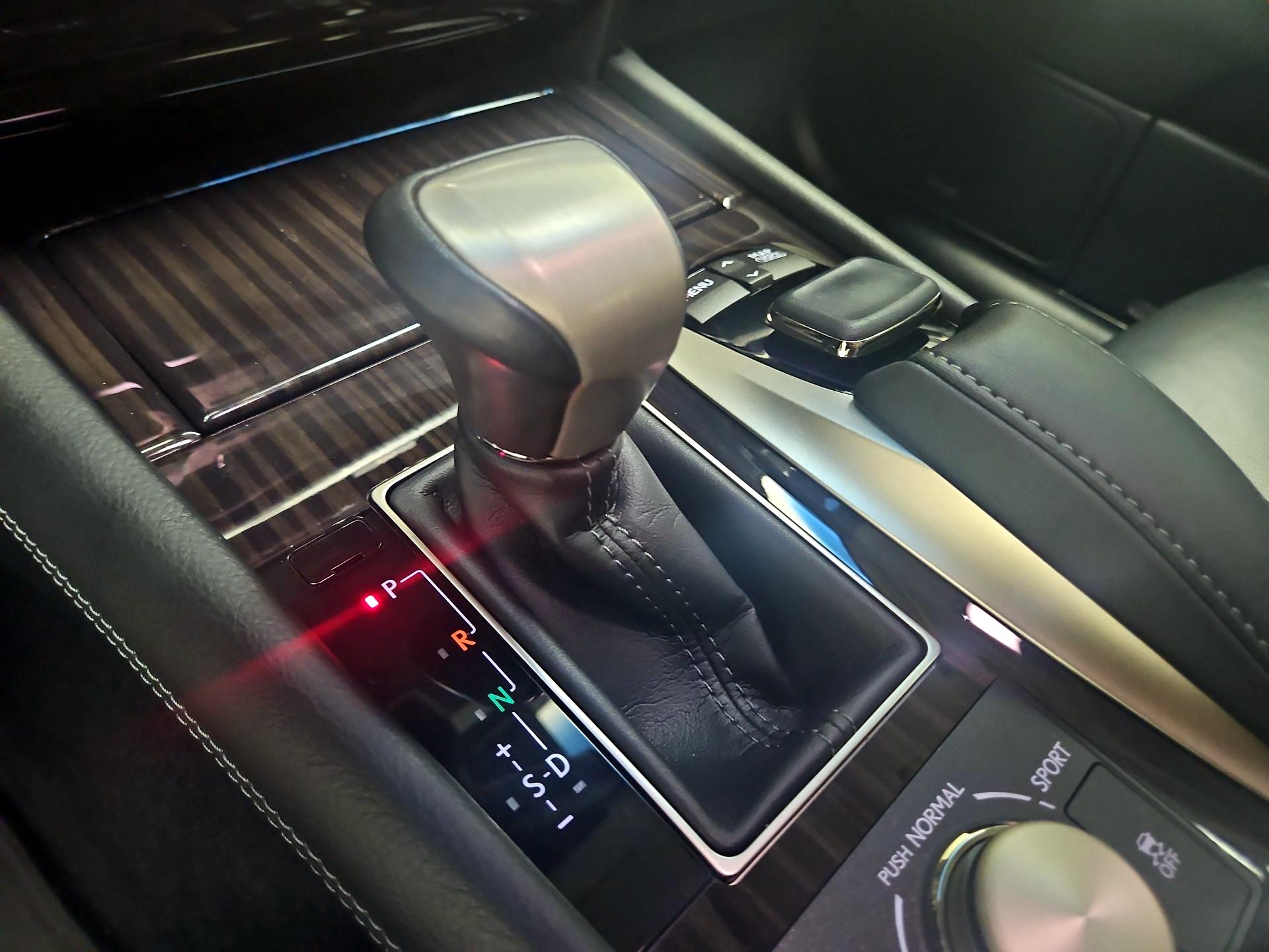 Thumbnail: 2015 Lexus LS - 18