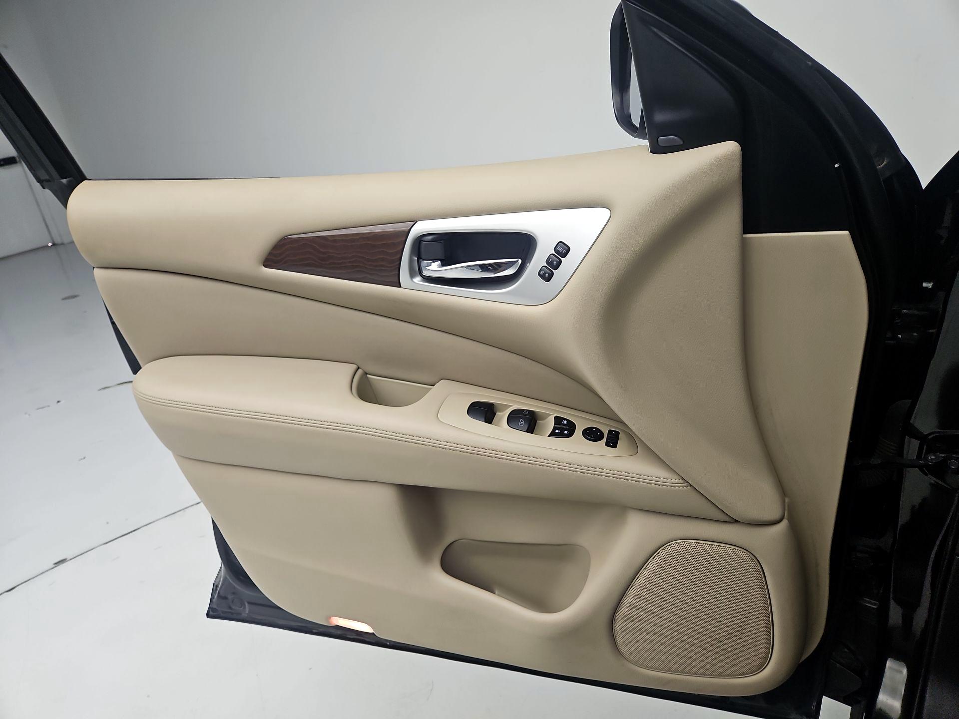 Thumbnail: 2020 Nissan Pathfinder - 12