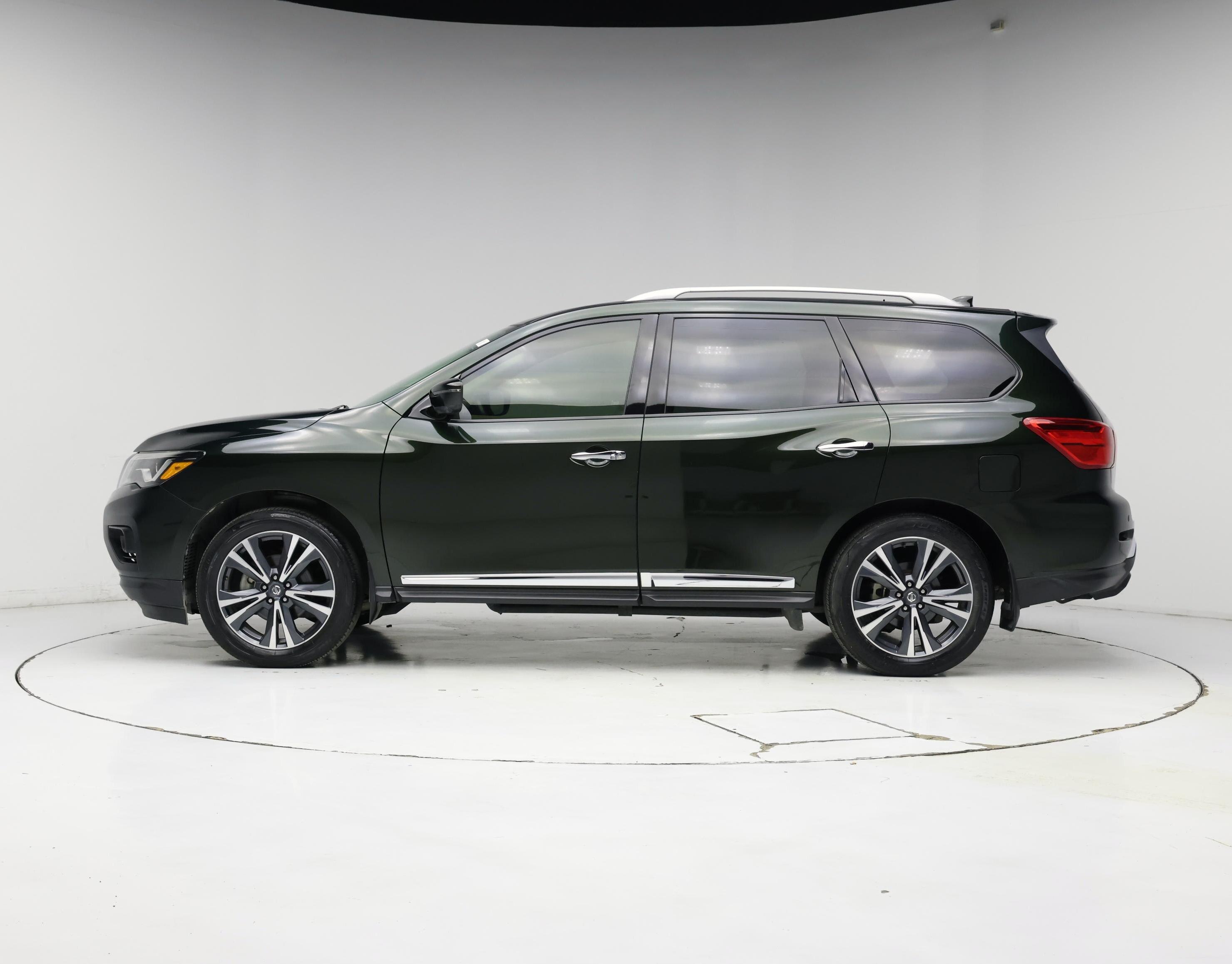 Thumbnail: 2020 Nissan Pathfinder - 3