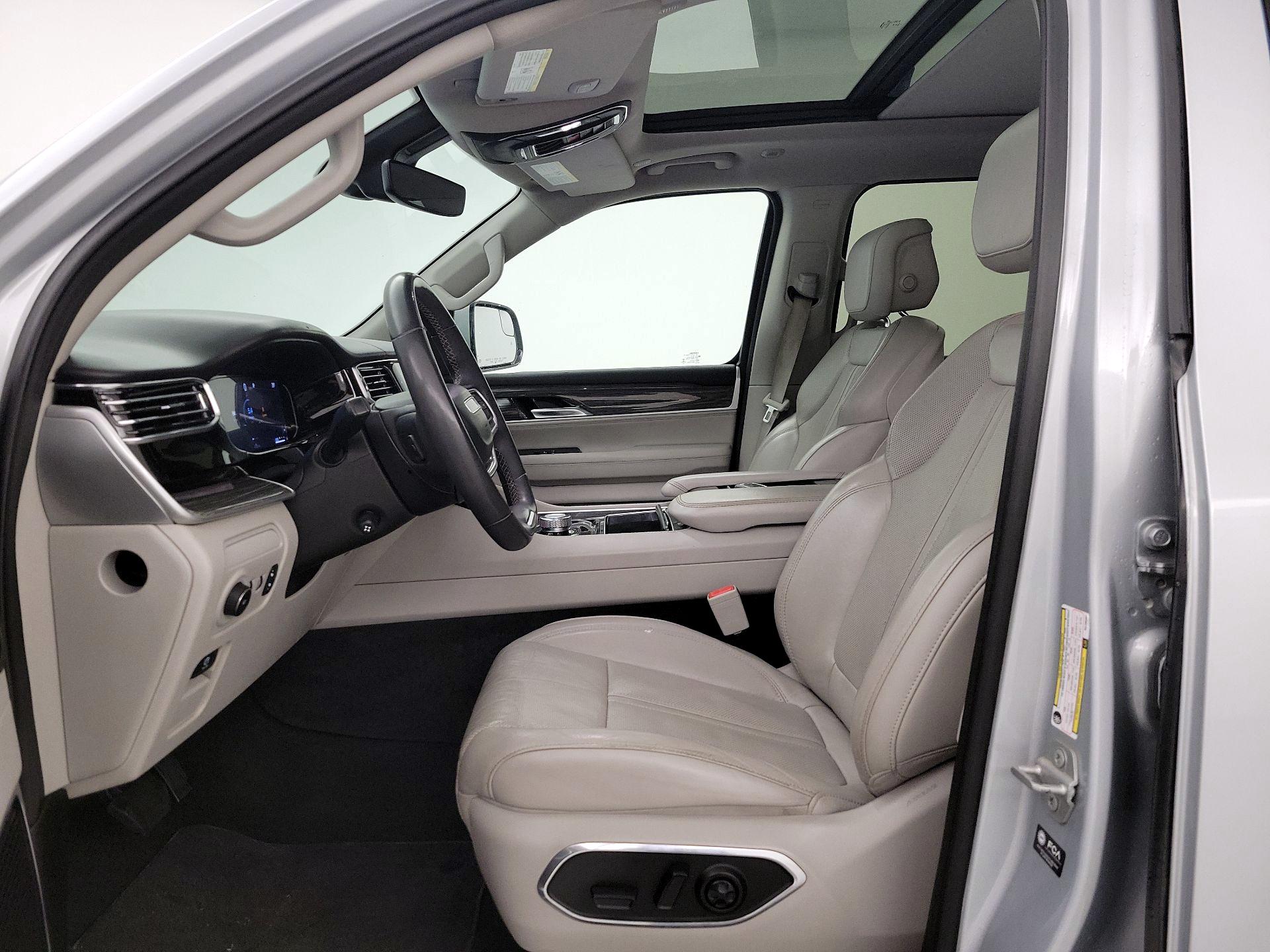 Thumbnail: 2022 Jeep Wagoneer - 11