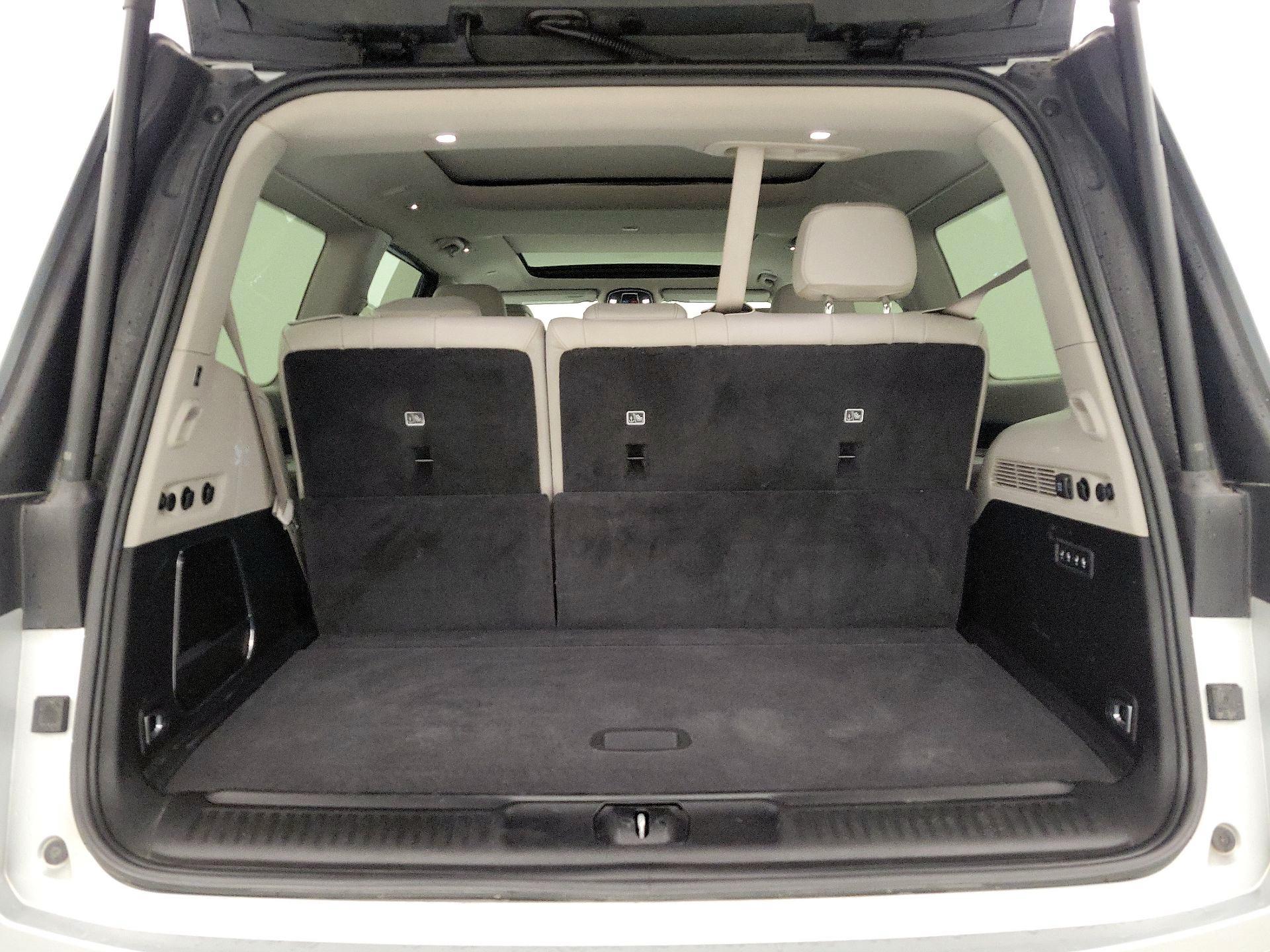 Thumbnail: 2022 Jeep Wagoneer - 20