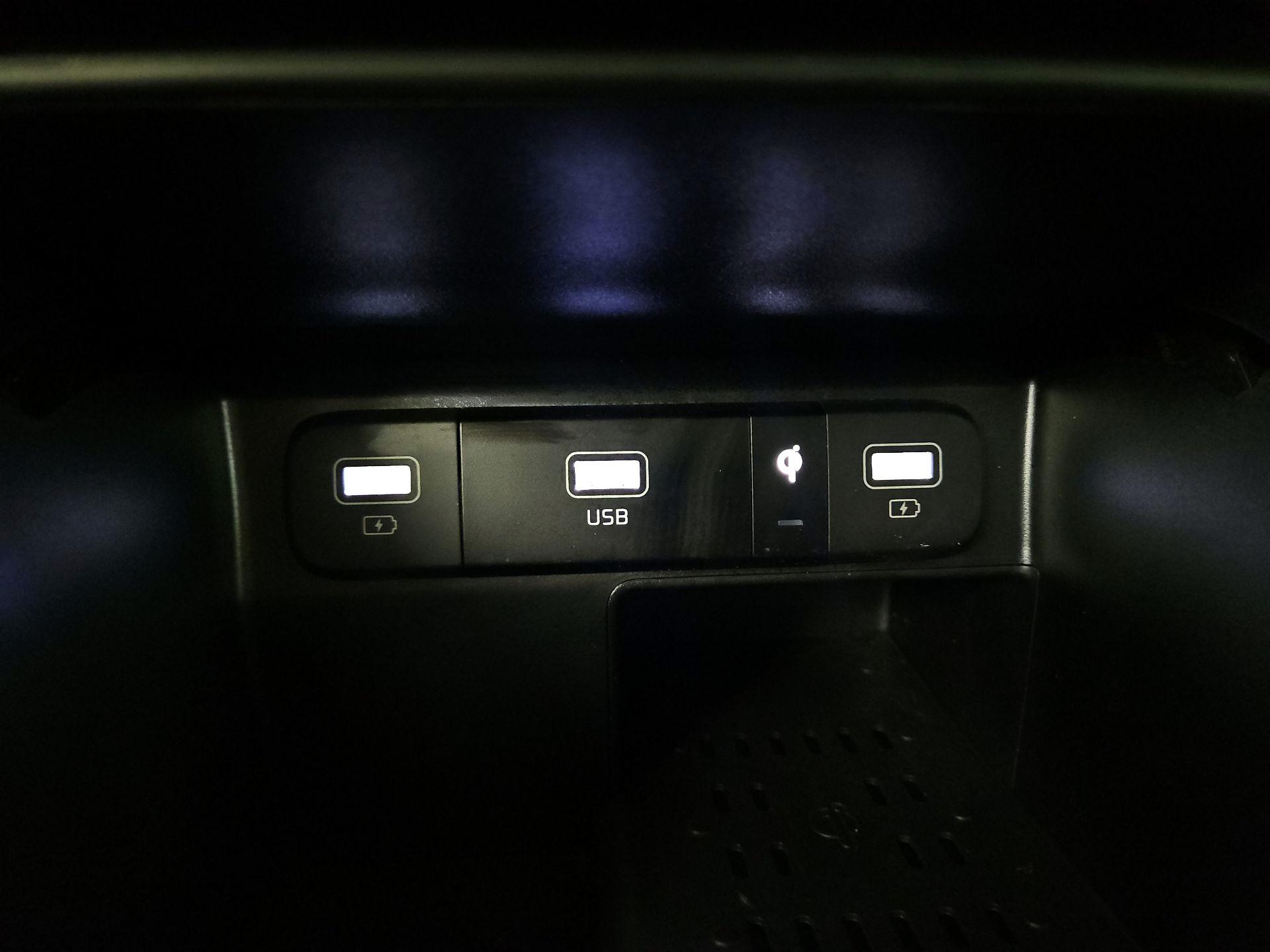 Thumbnail: 2024 Kia Sorento - 19