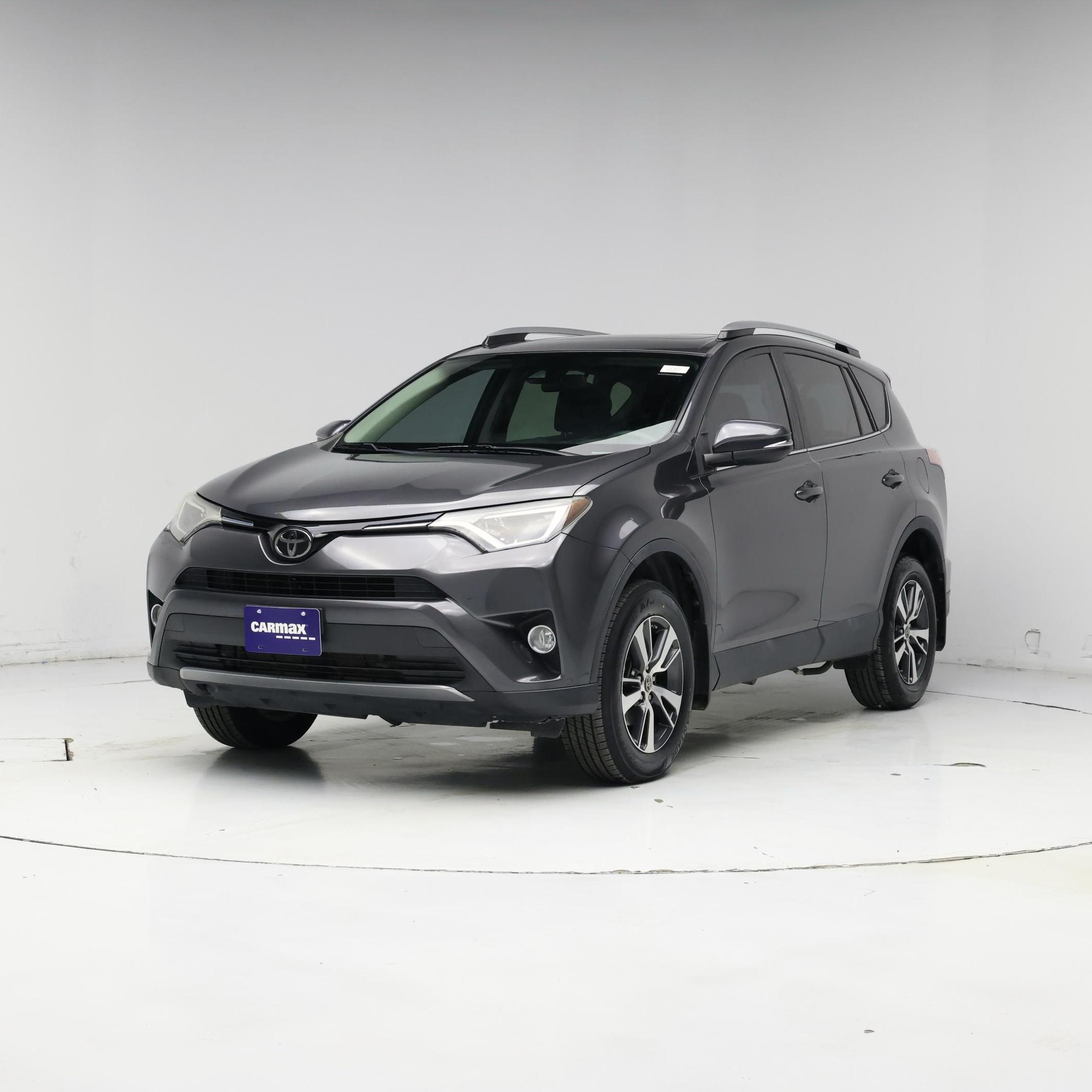 Thumbnail: 2017 Toyota RAV4 - 4